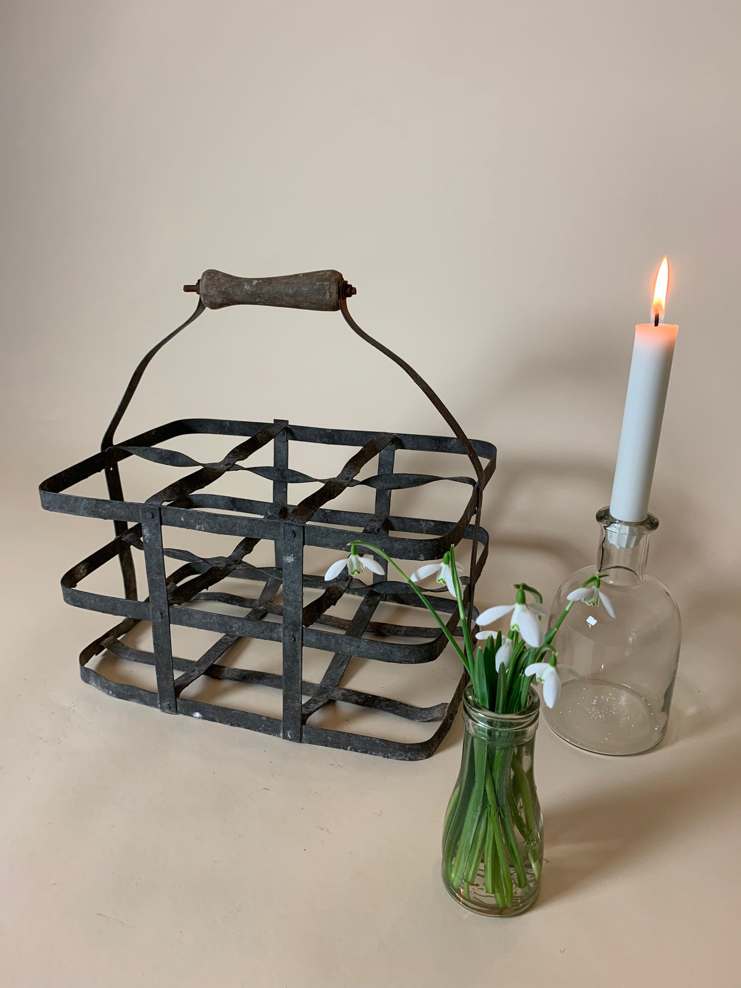 Fin gammel flaskeholder til 6 flasker