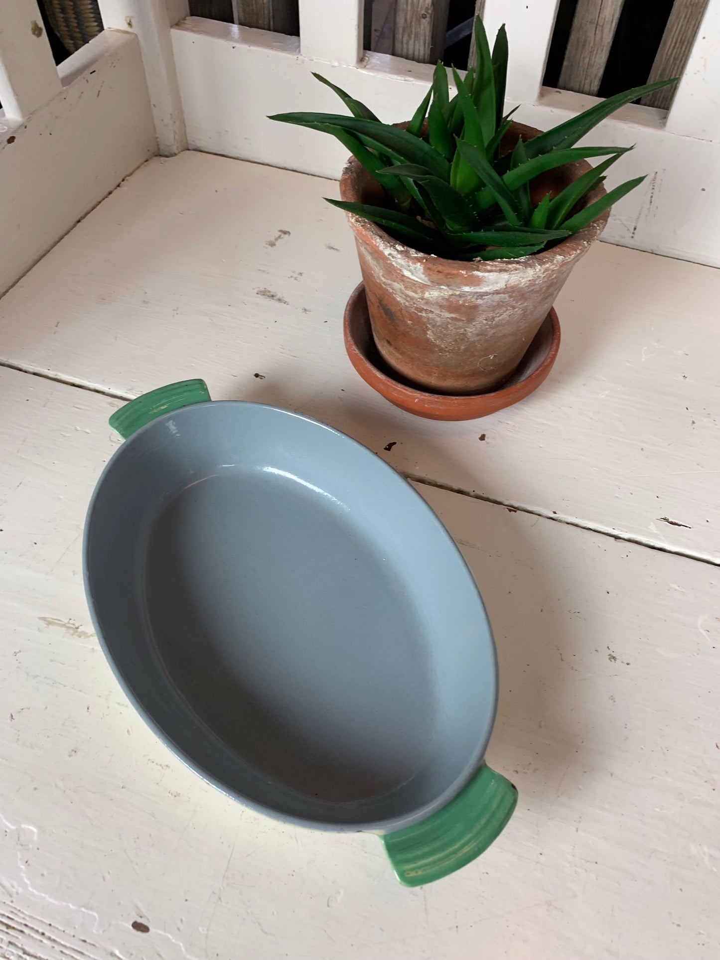 Ovalt gammelt emaljefad fra Kockums