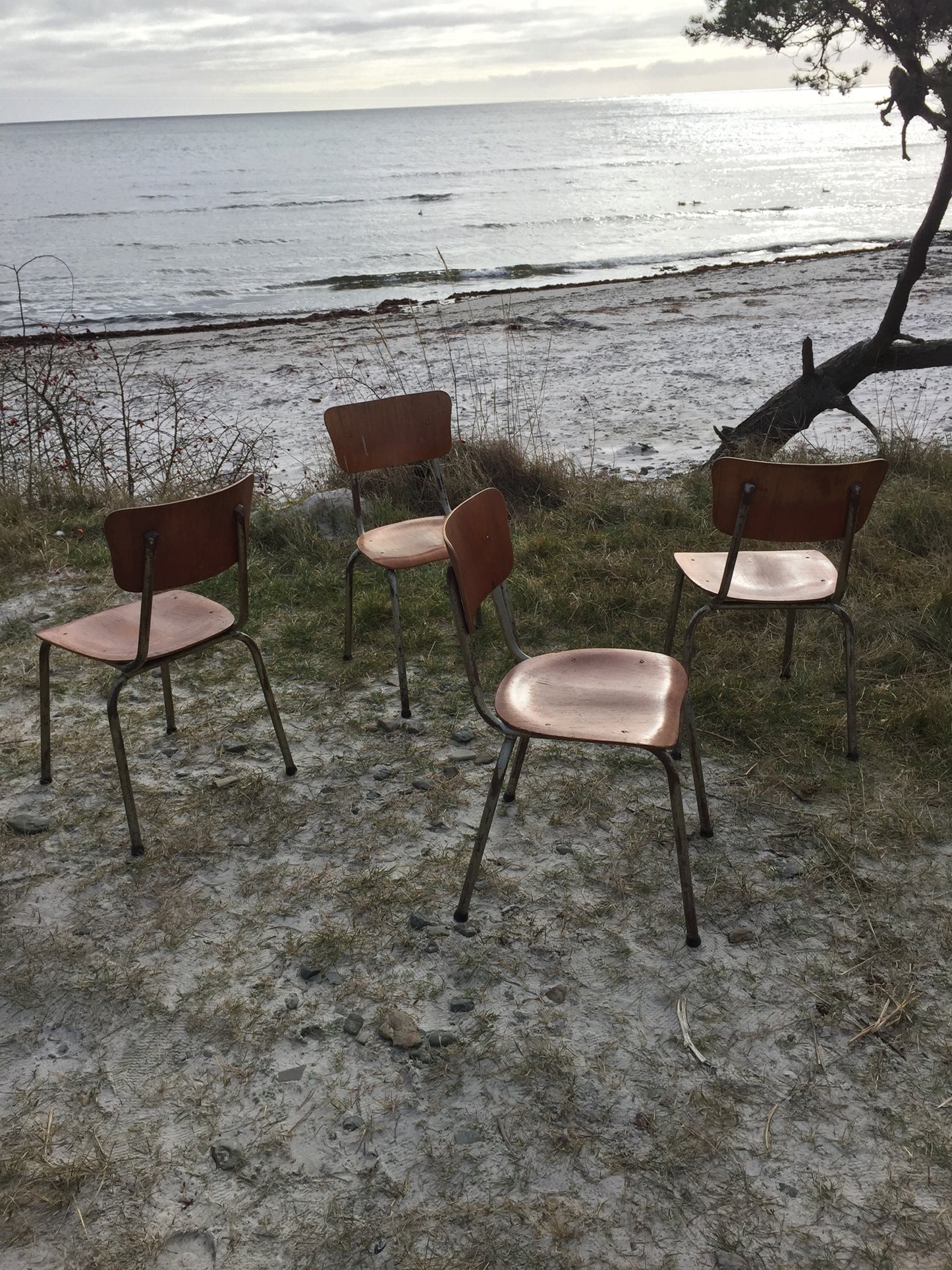 Lækker og rå skolestol (prisen er pr. stk)