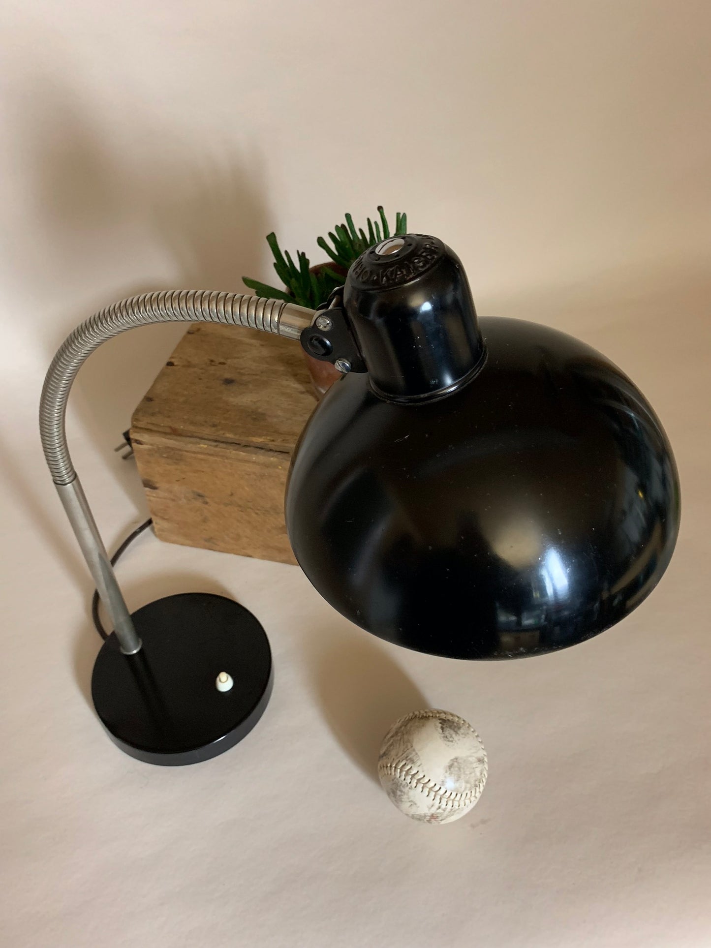 Skøn Christian Dell med flexarm og patina