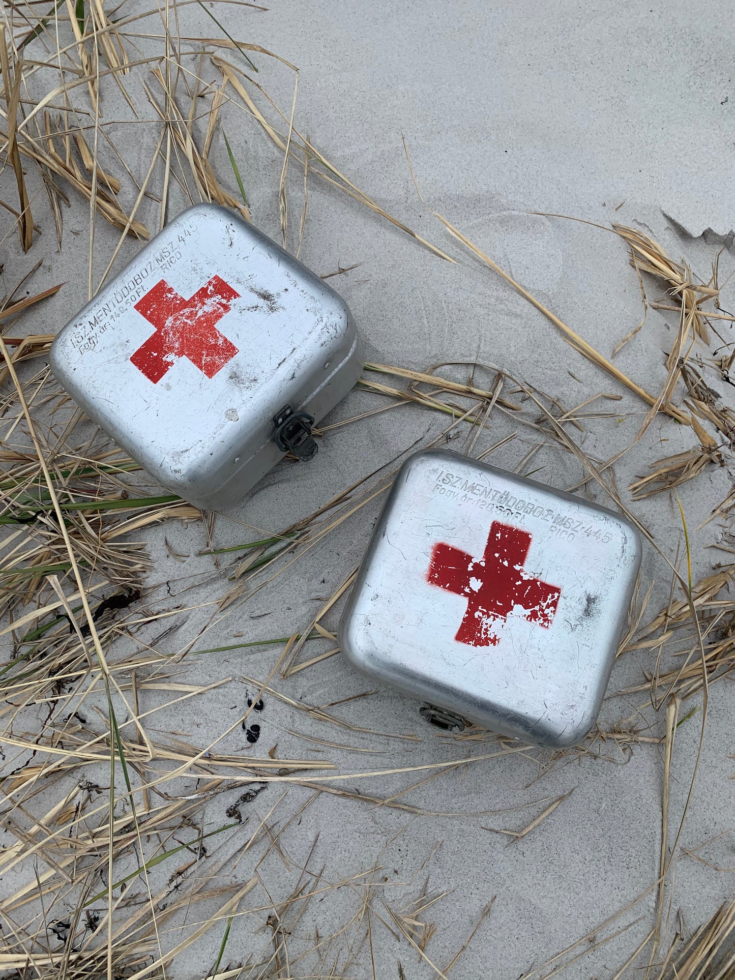 Røde kors kasse - Prisen er pr. stk.