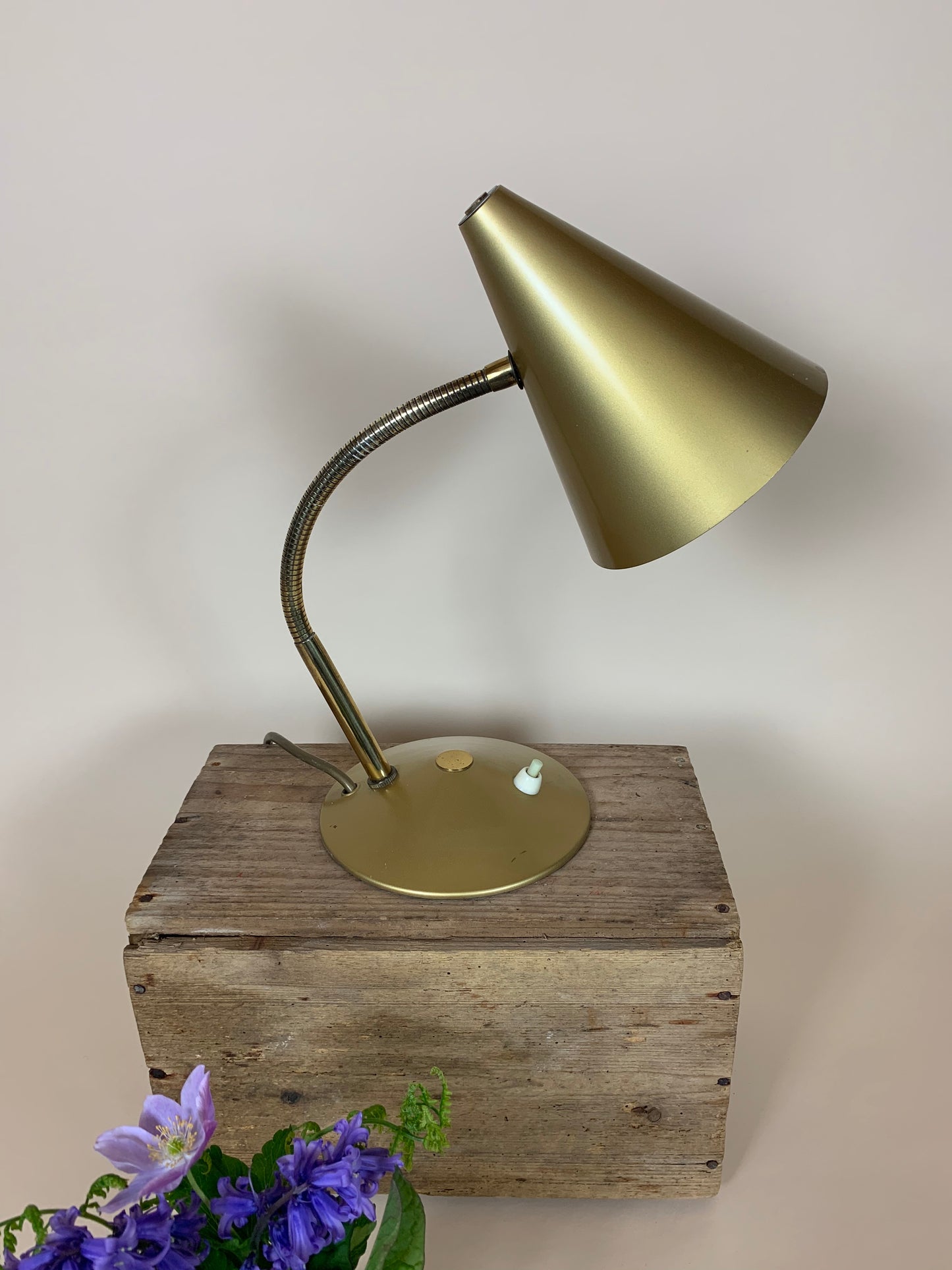 Helo bordlampe i messing