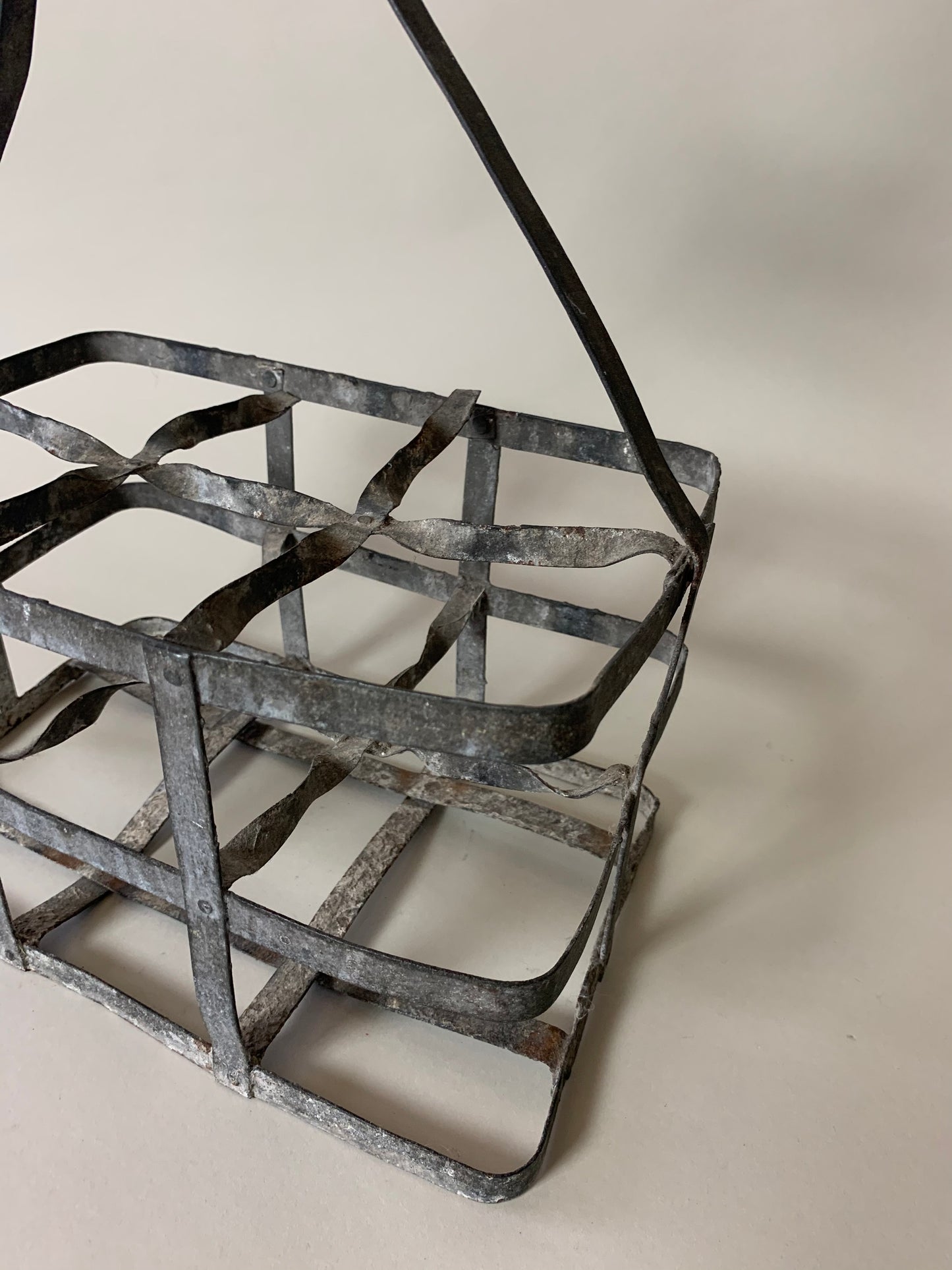 Fransk flaskekurv med masser af patina