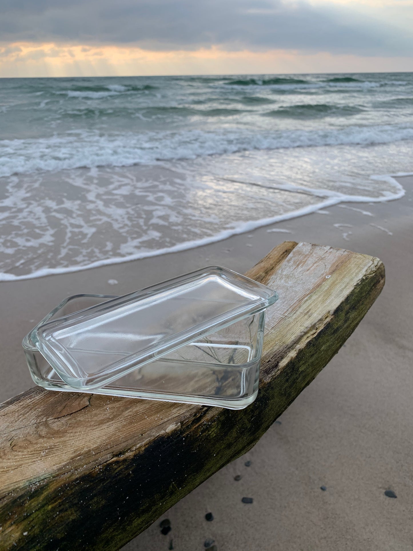 Glas med låg