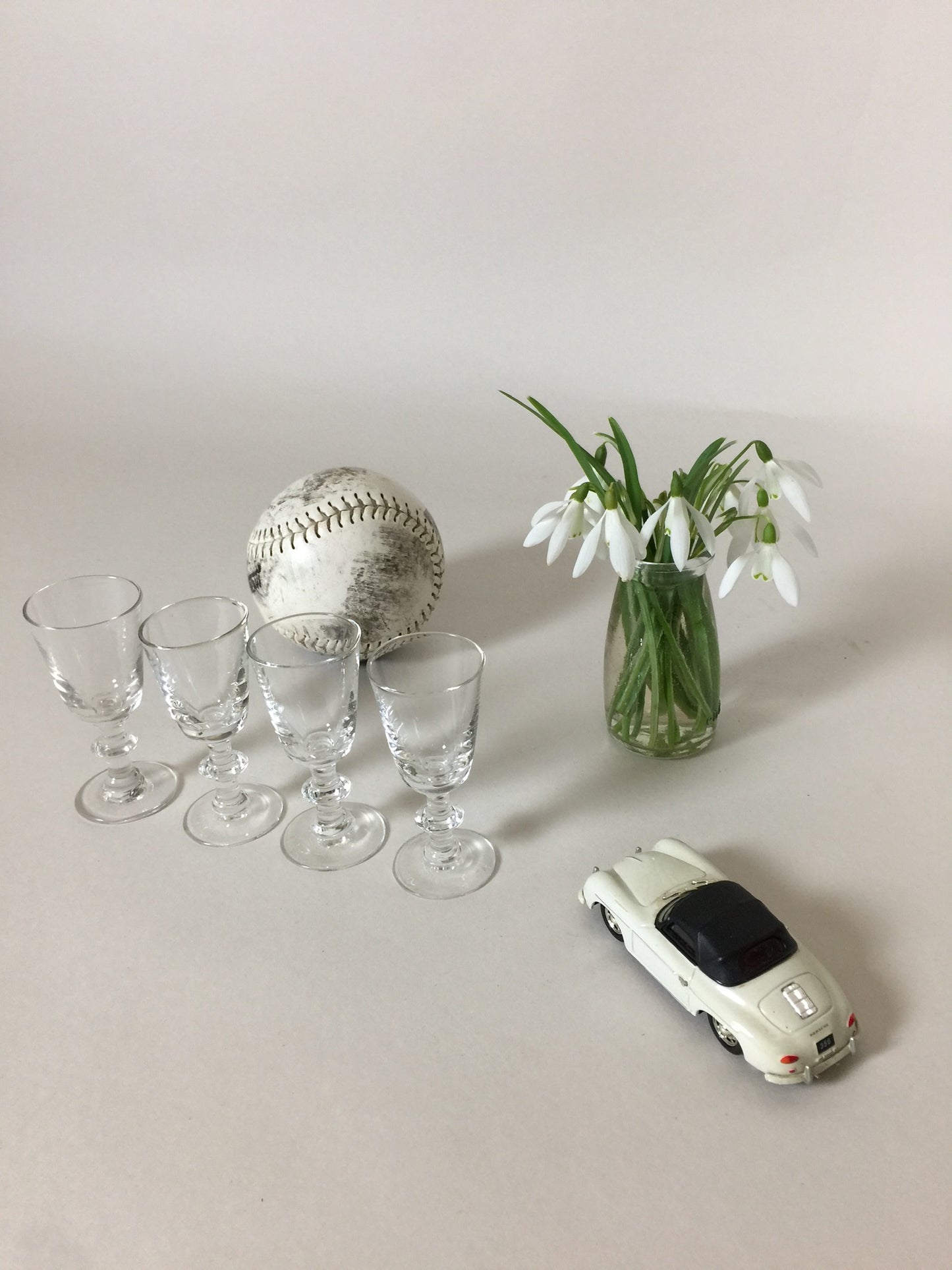 Små smukke glas (4 stk. sælges samlet)