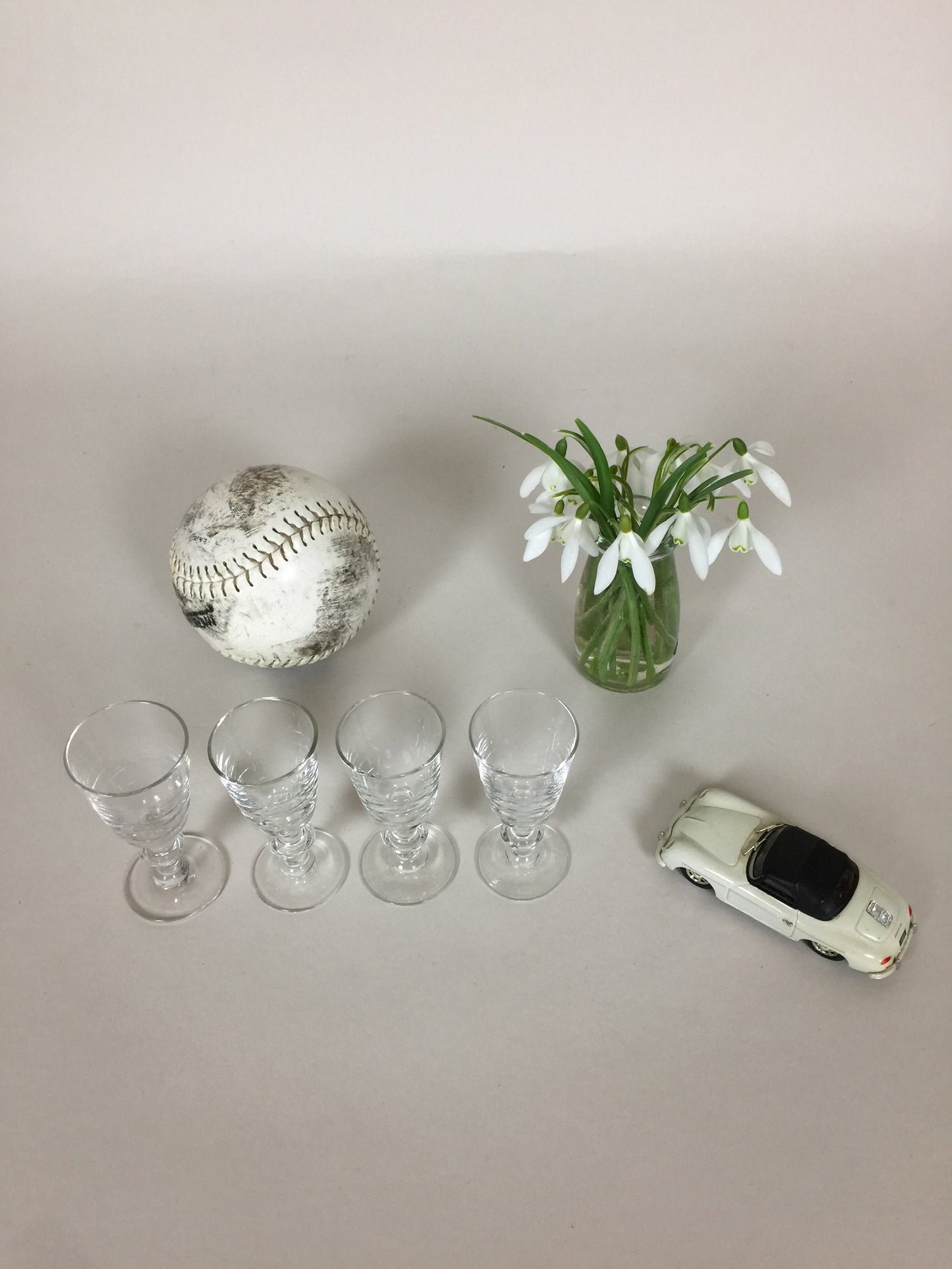 Små smukke glas (4 stk. sælges samlet)