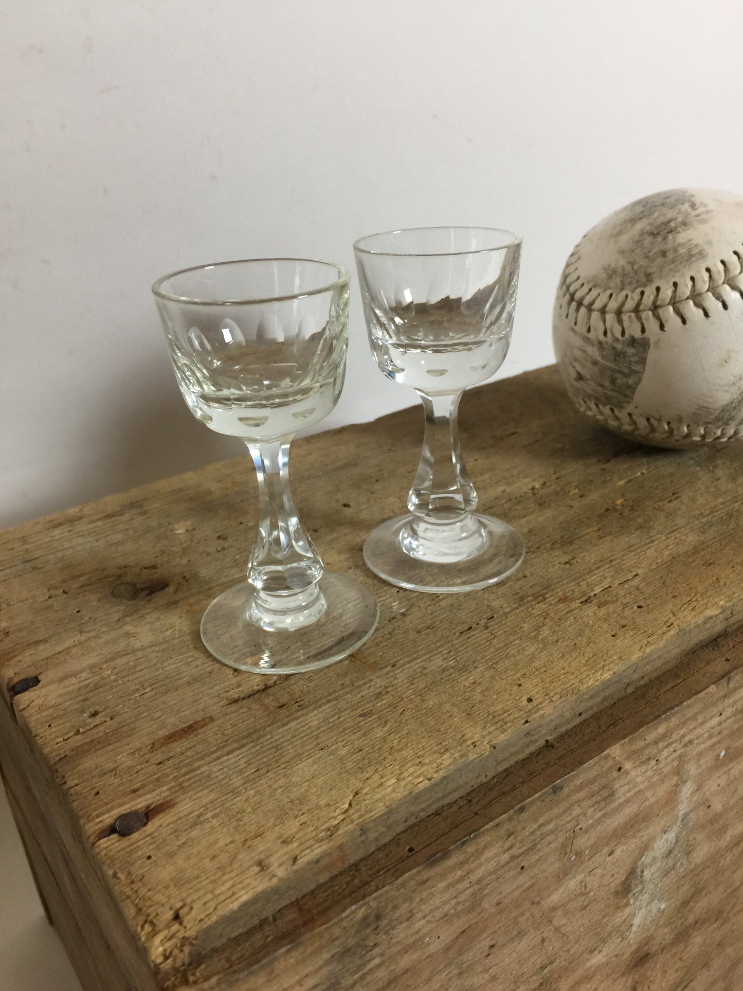 To smukke gamle glas
