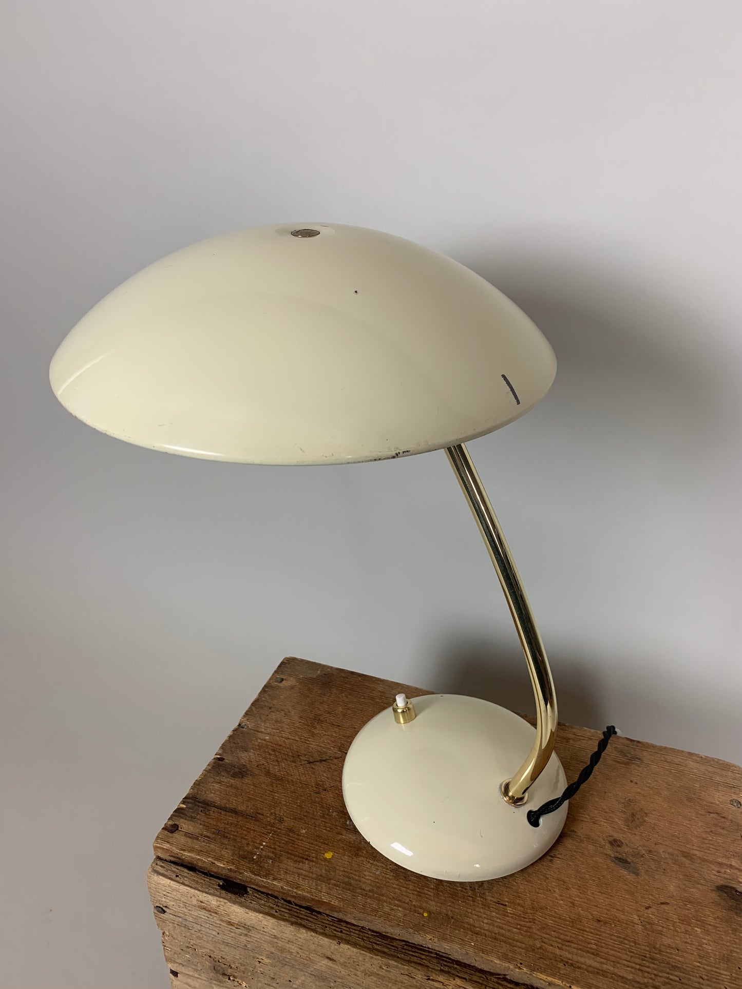 Kaiser Idell 6781 - Creme hvid