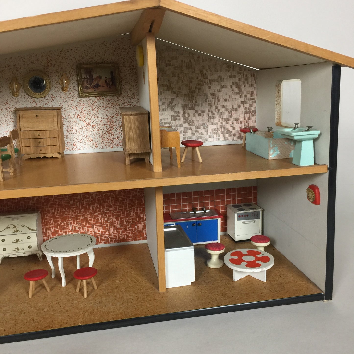 Dukkehus fra Lundby med møbler