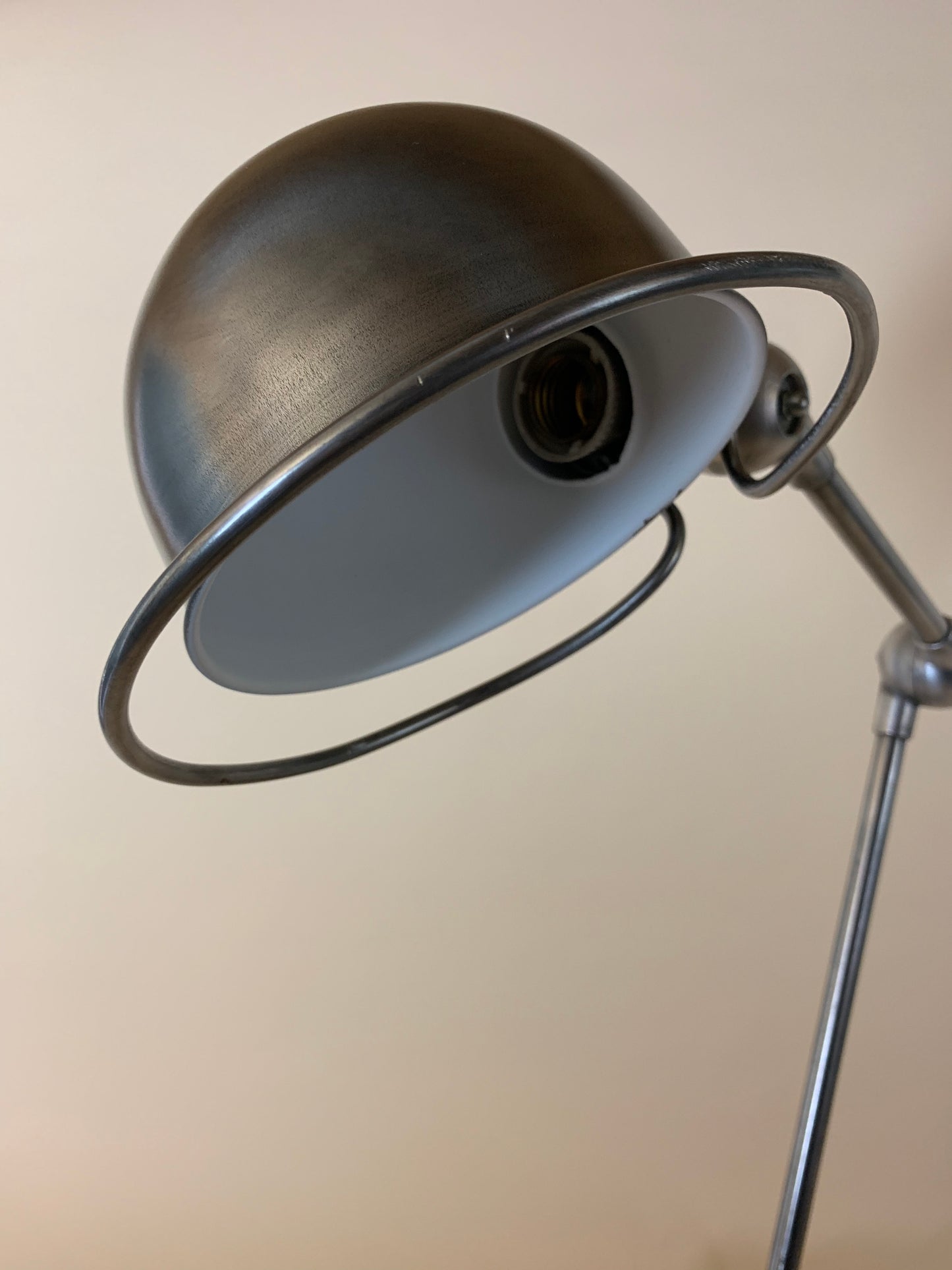 Jieldé bordlampe med to arme fod og tænd/sluk kontakt