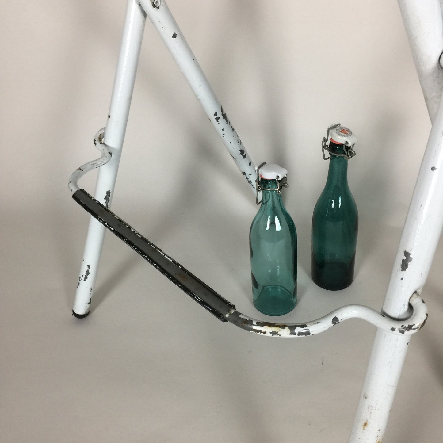 Barstole med masser af lækker patina (sælges samlet)