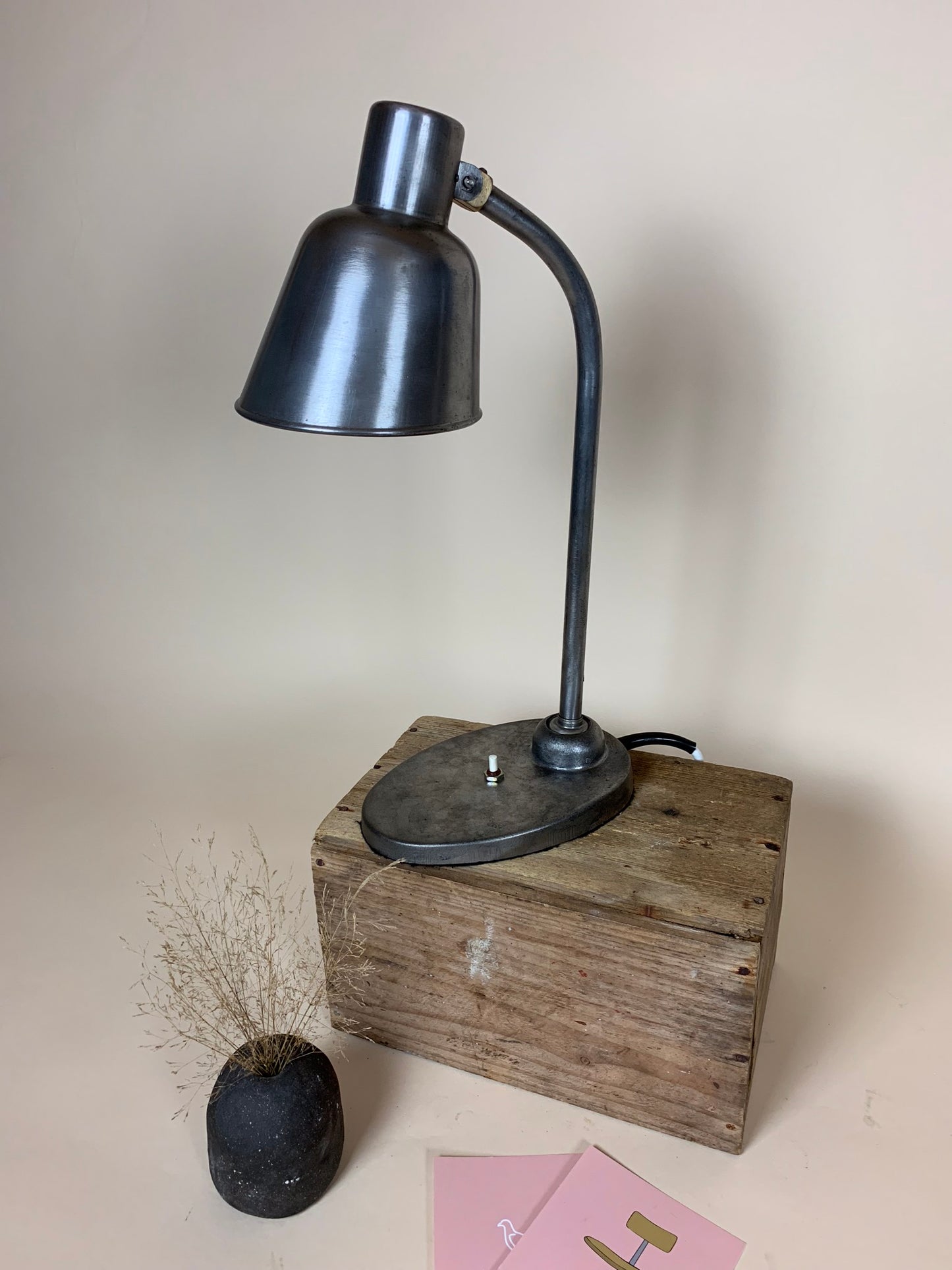 Lampe designet af Christian Dell for Bünte og Remmler