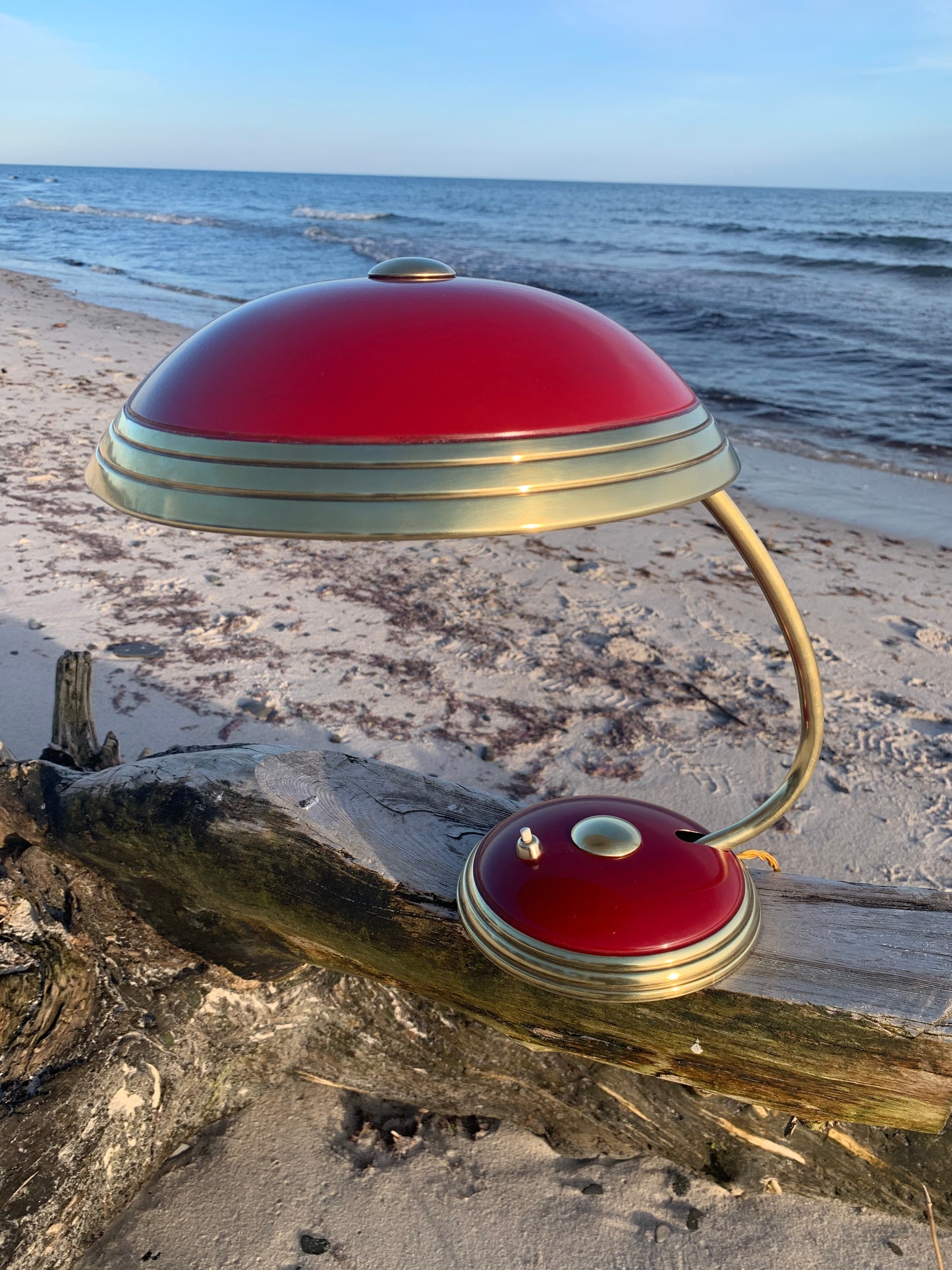 Helo bordlampe - Rød/messing