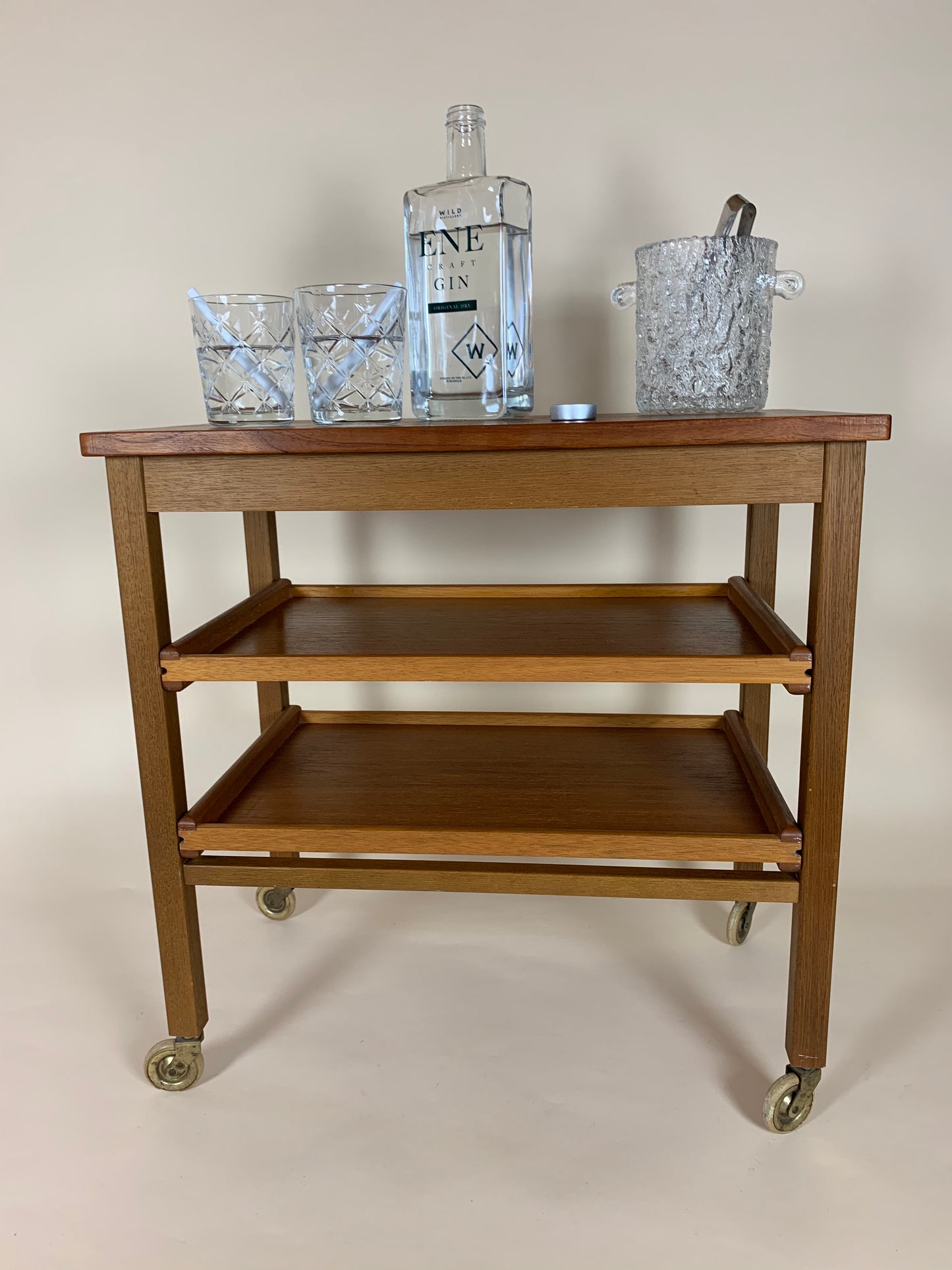 Teak barbord eller barvogn med to hylder