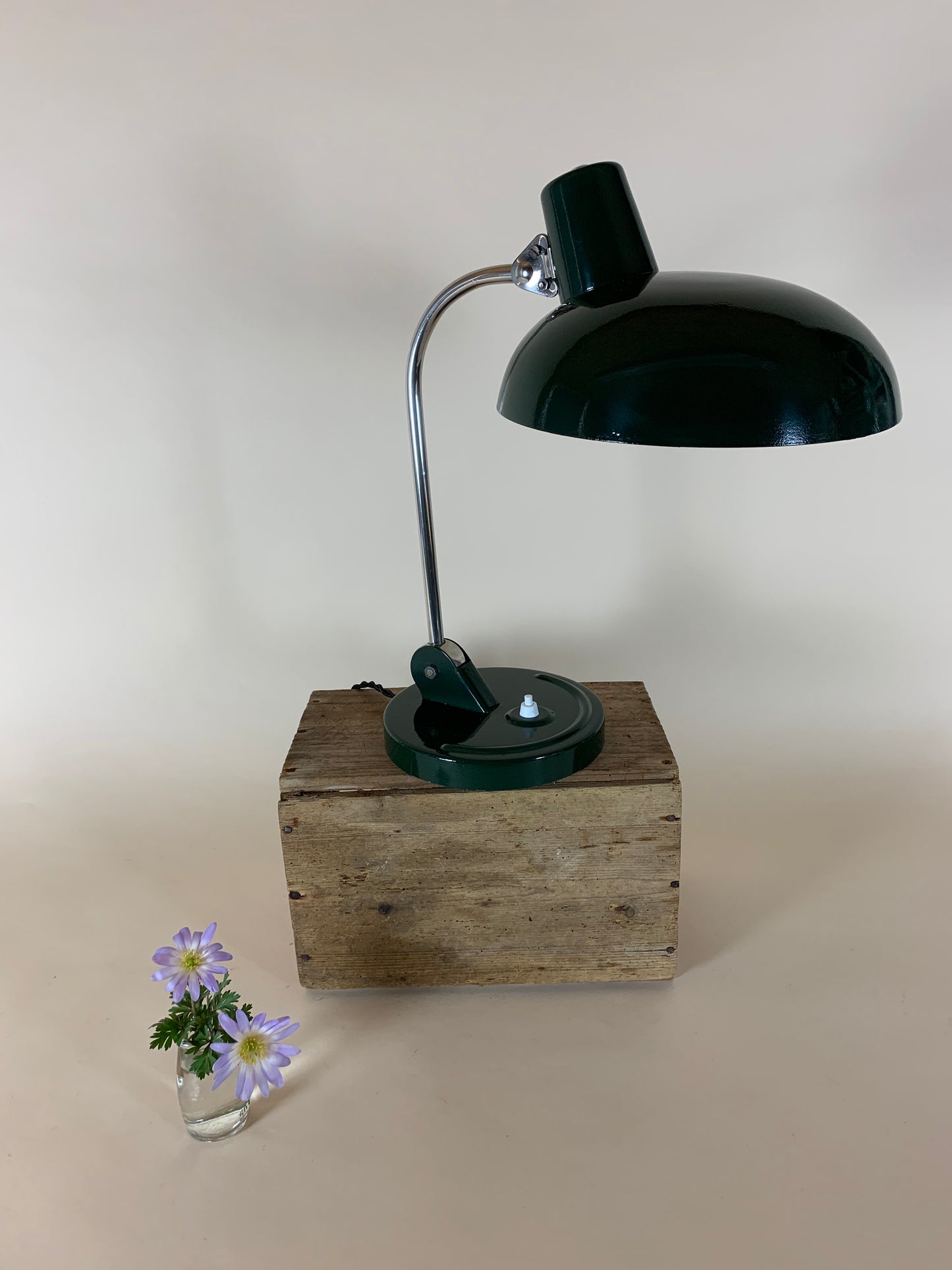 Bordlampe designet af Christian Dell for Koranda