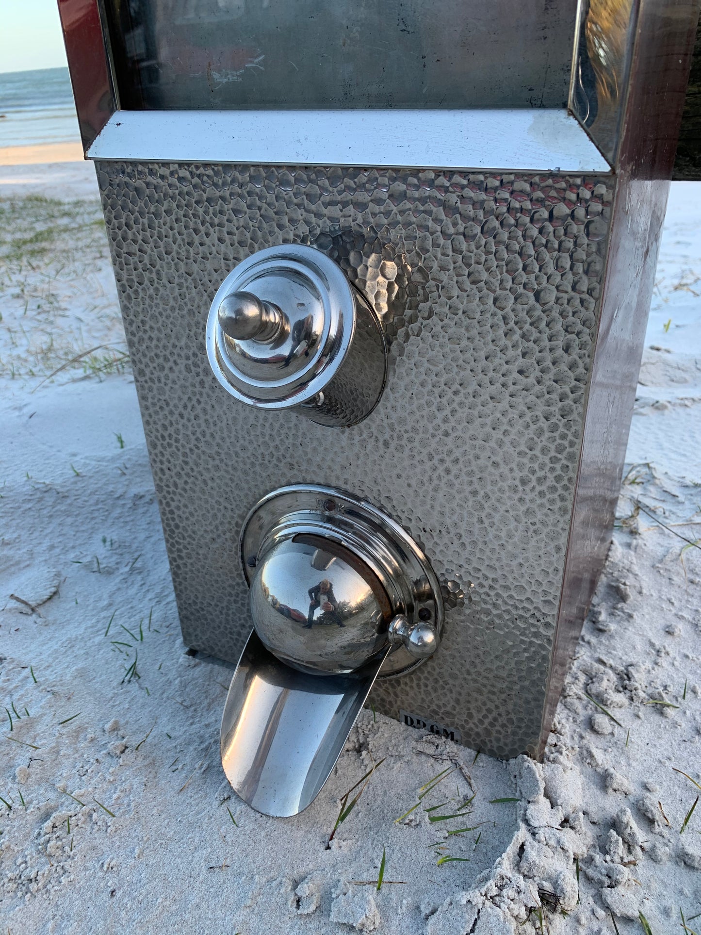 Sjov gammel kaffedispenser til kaffeelskeren