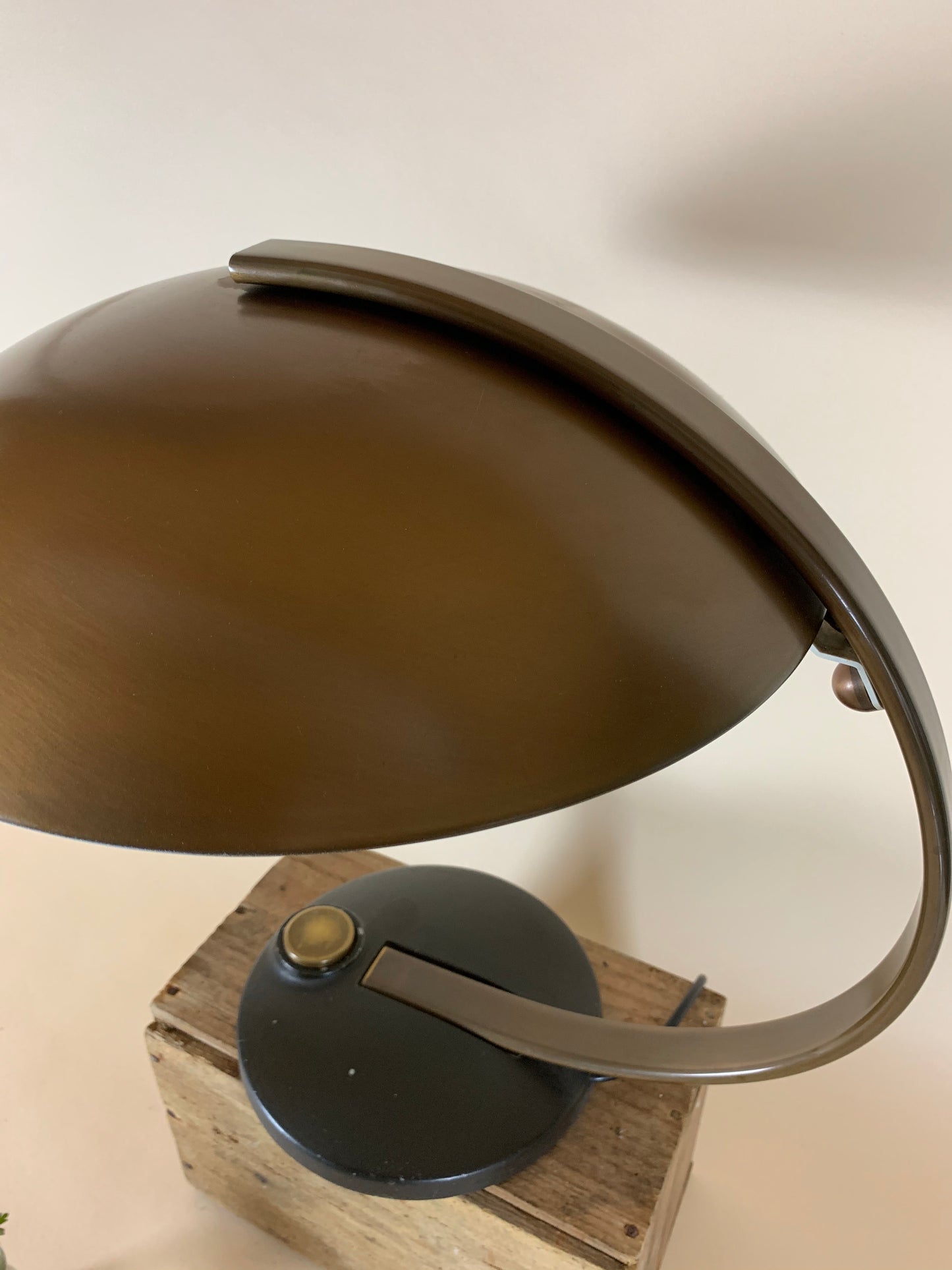 Egon Hillebrand messinglampe med sort fod