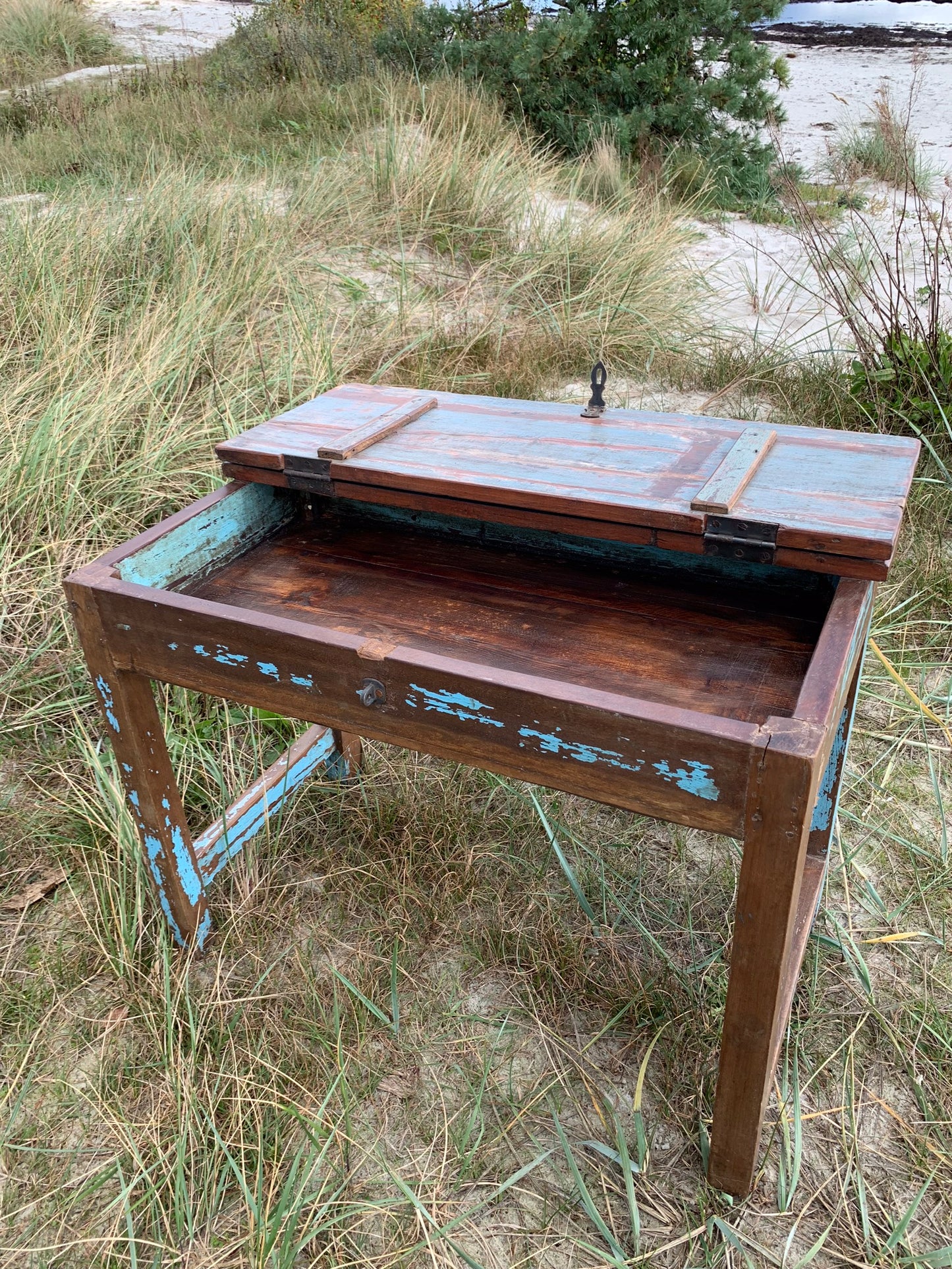 Skolebord med skønne detaljer