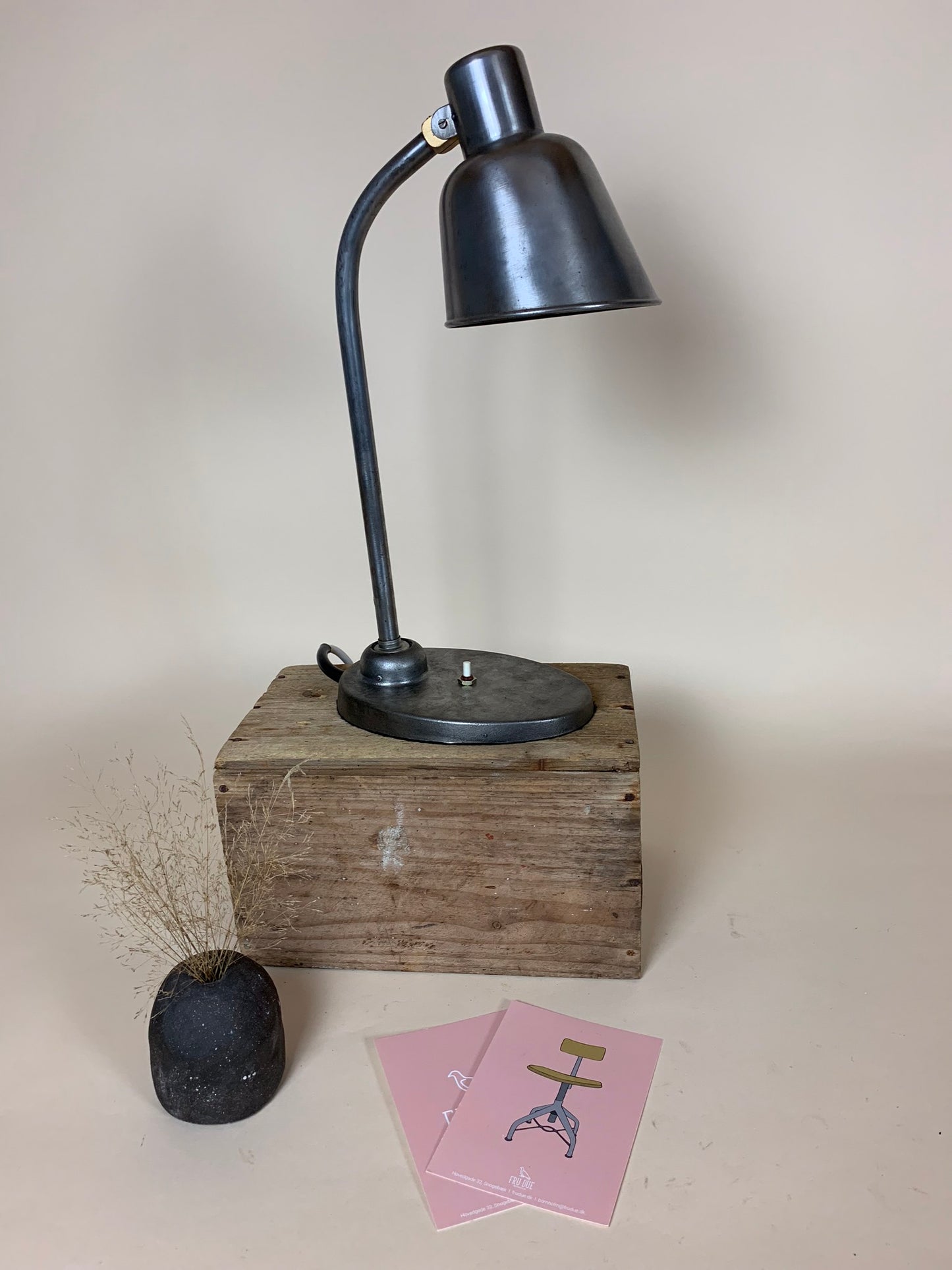 Lampe designet af Christian Dell for Bünte og Remmler