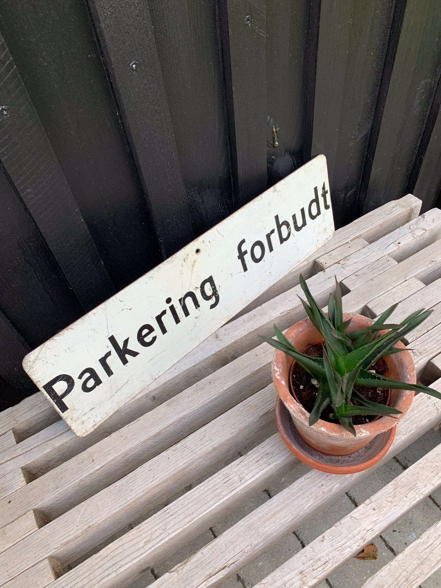 Parkering forbudt skilt
