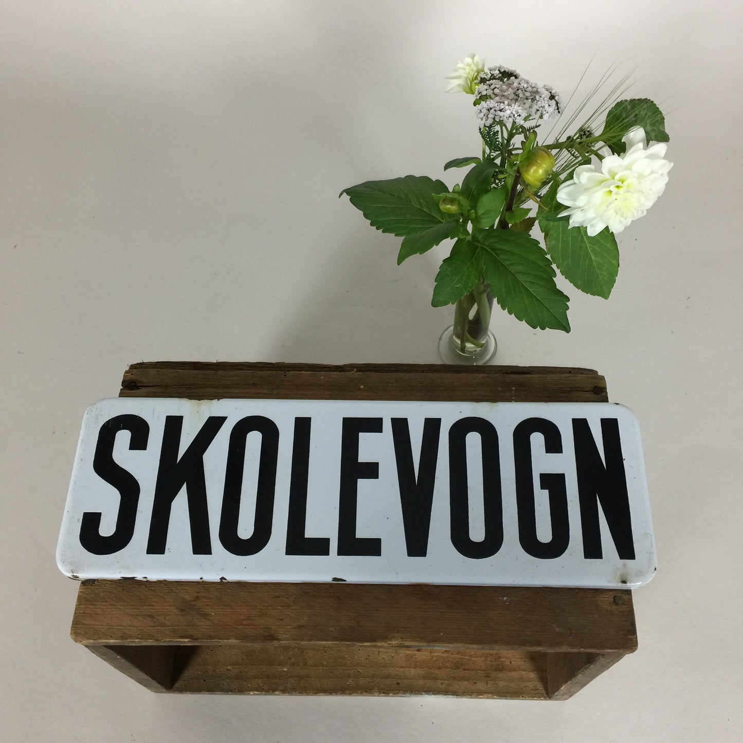 Smukt og charmerende skilt