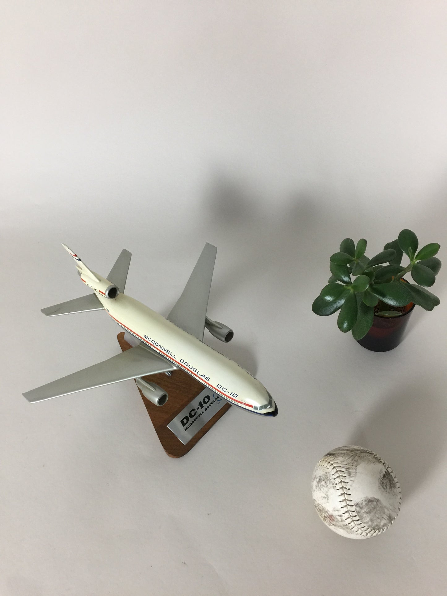 Fed og dekorativ vintage modelflyver