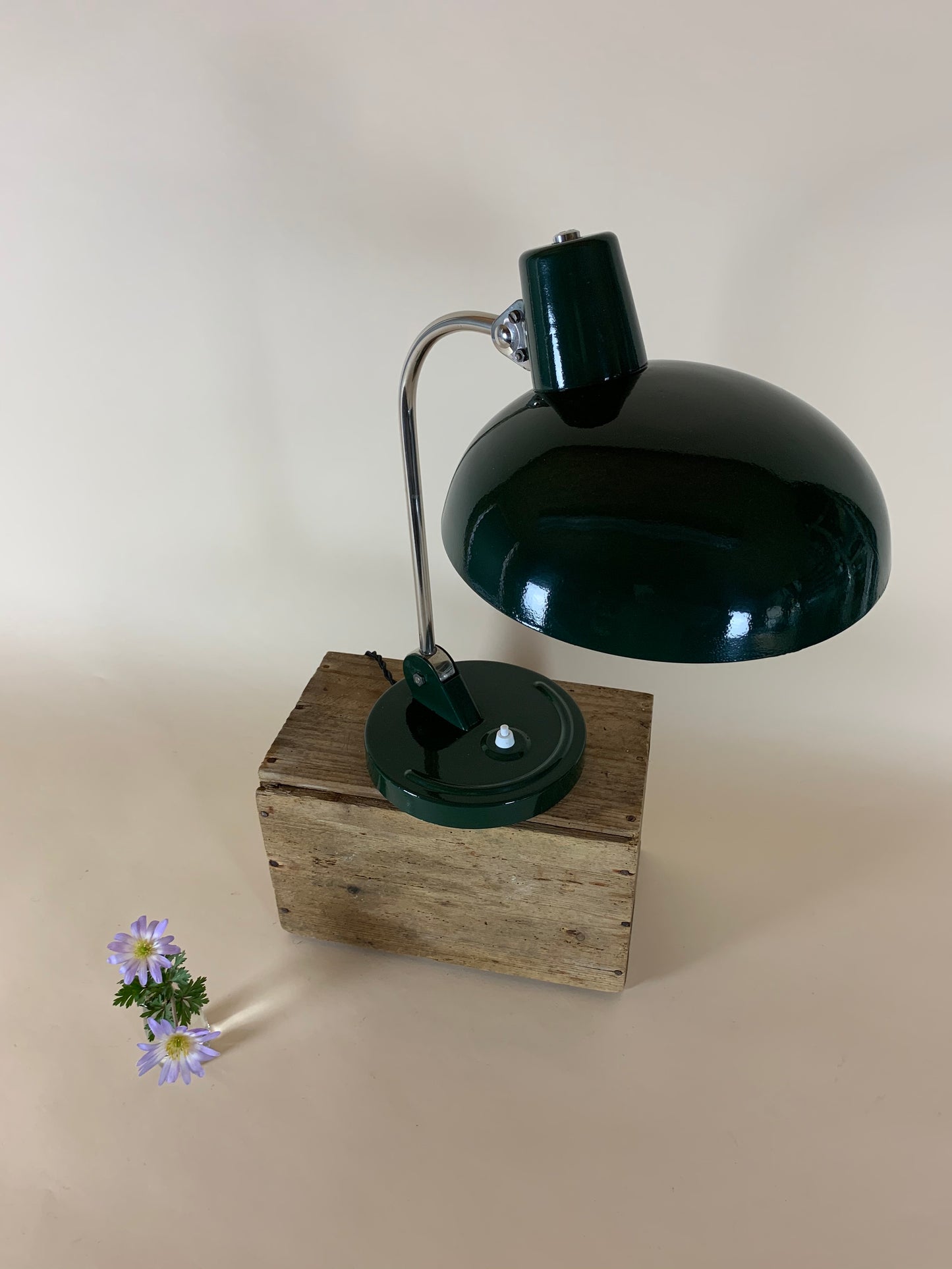 Bordlampe designet af Christian Dell for Koranda