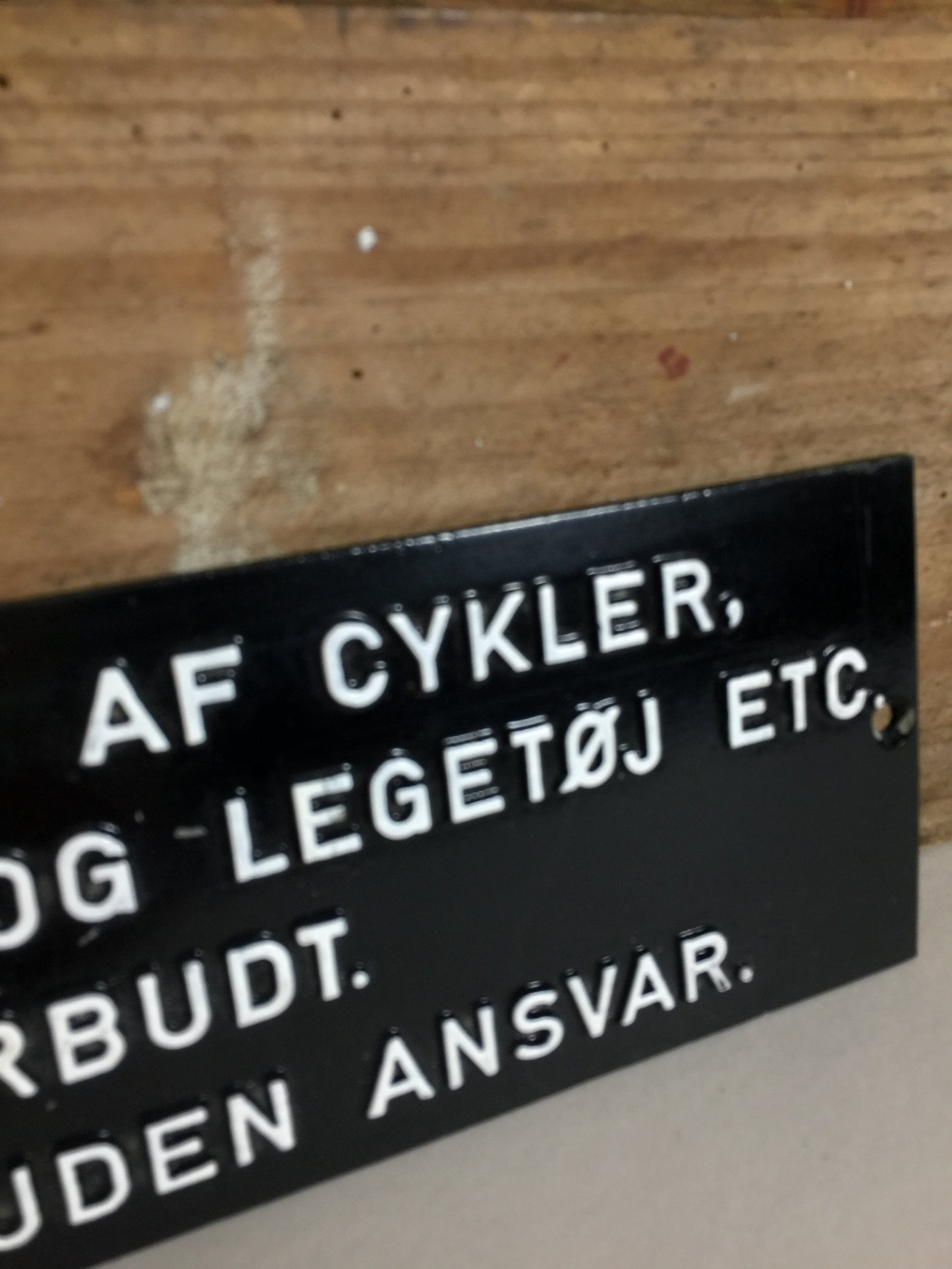 Fint og dekorativt skilt