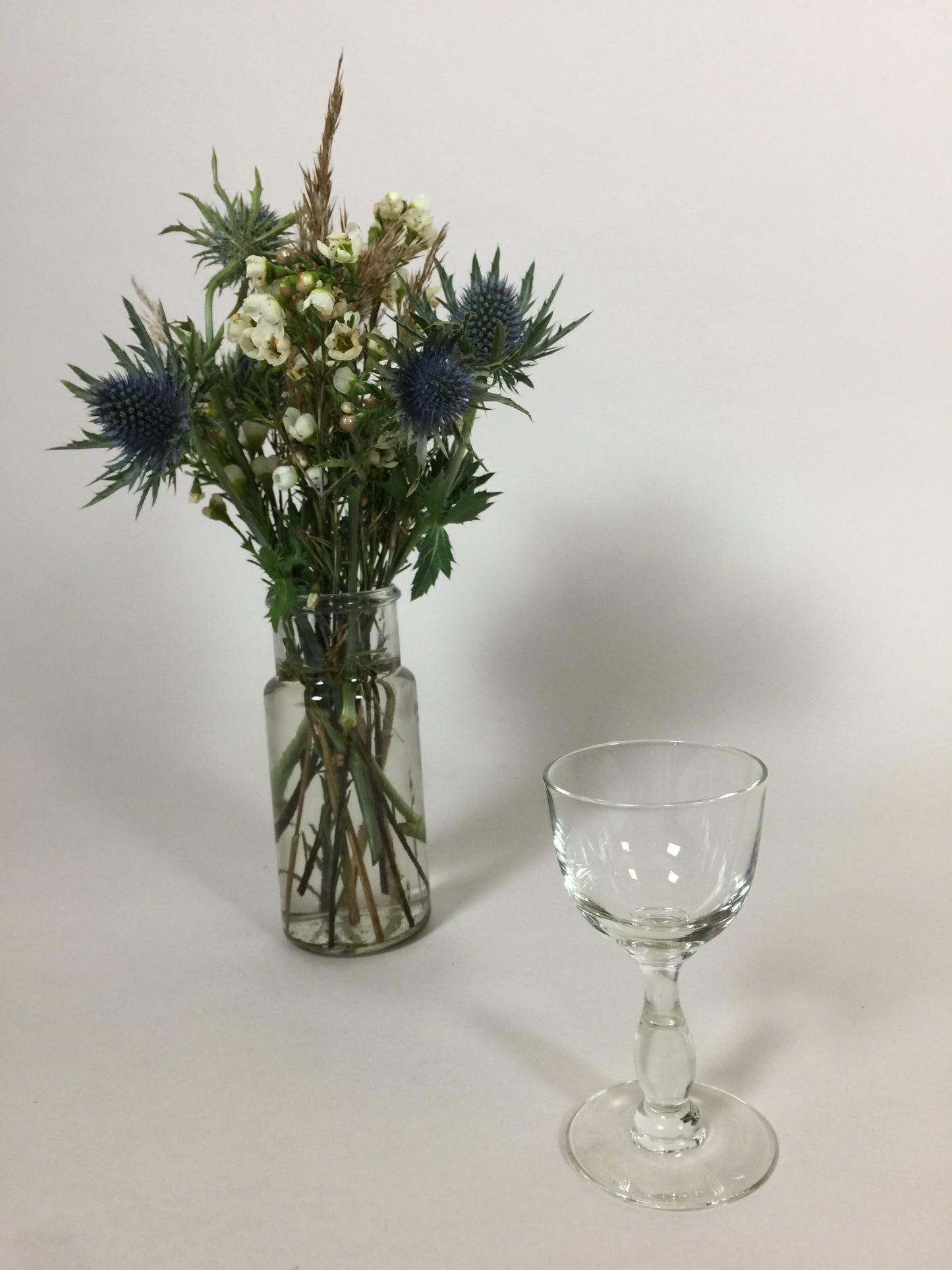Fint lille dekorativt glas