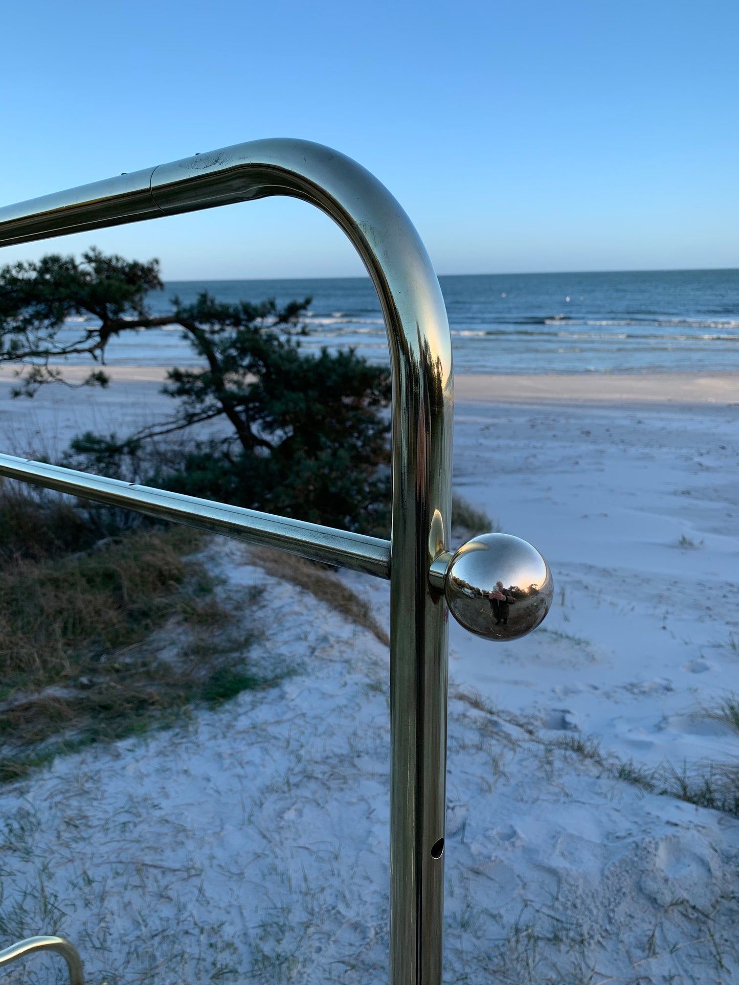 Stort messing garderobestativ med hjul (Prisen er for det store stativ på billederne)