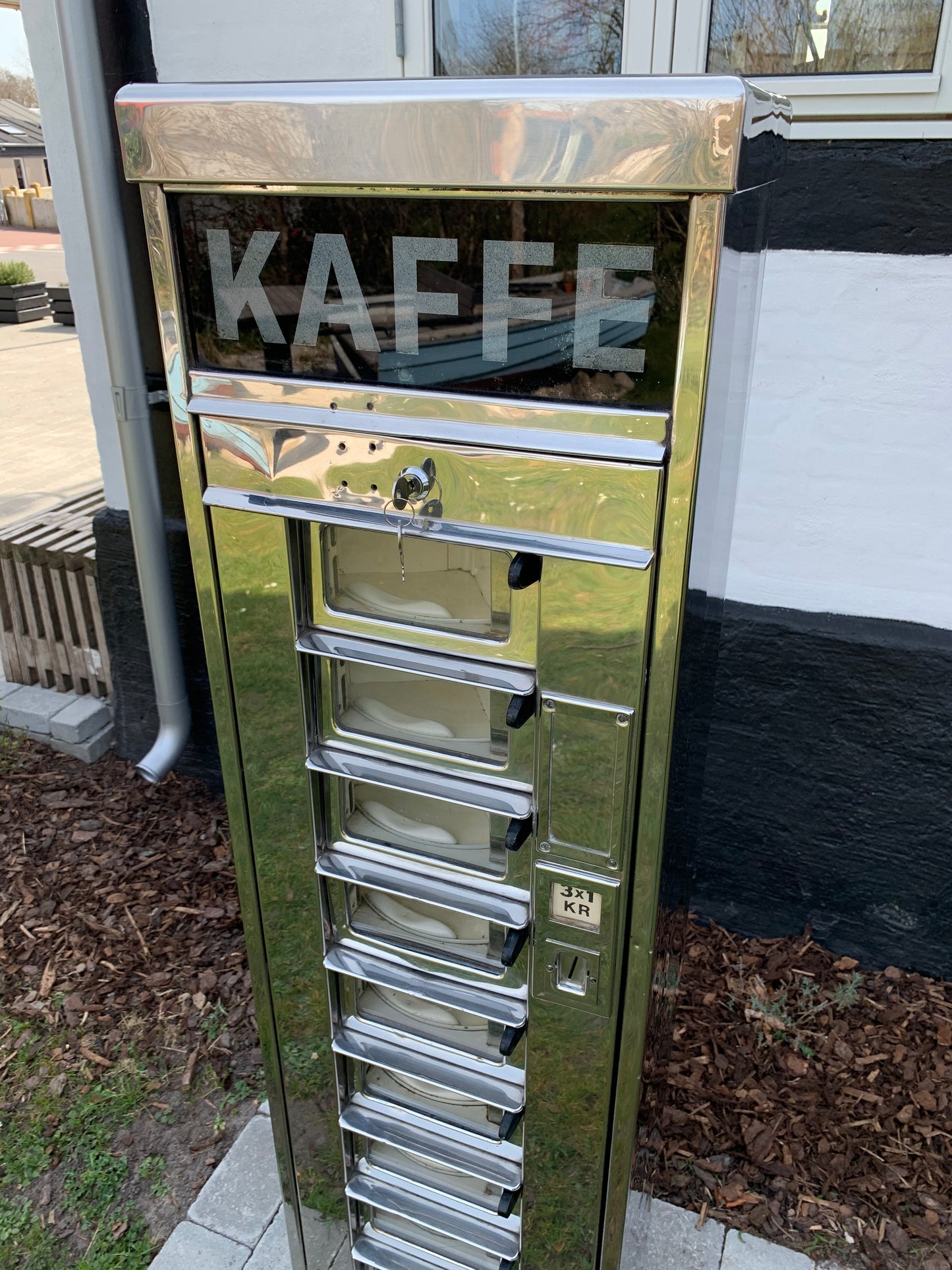 Fin og sjældent eksemplar af Wittenborg automat med lys.