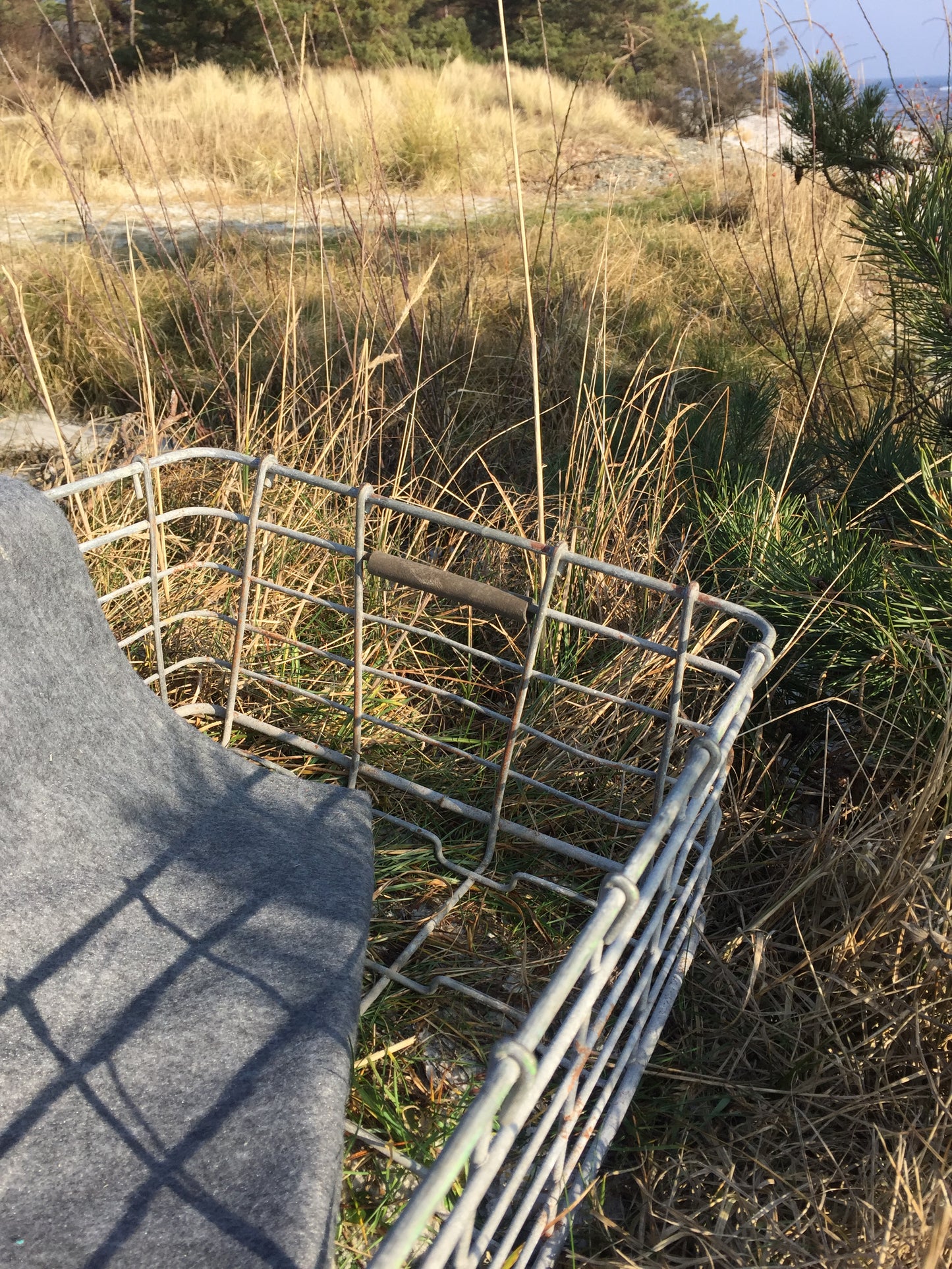 Skøn gammel trådkurv i metal