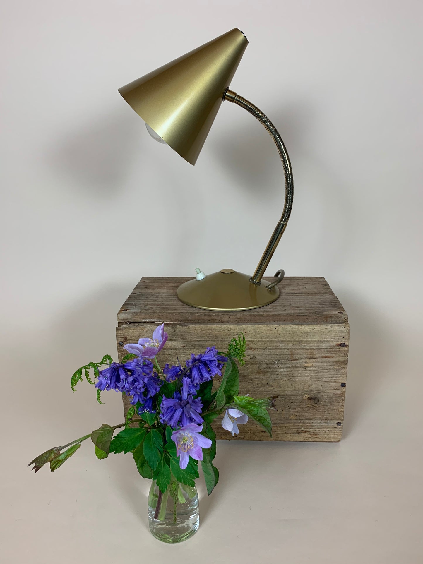 Helo bordlampe i messing