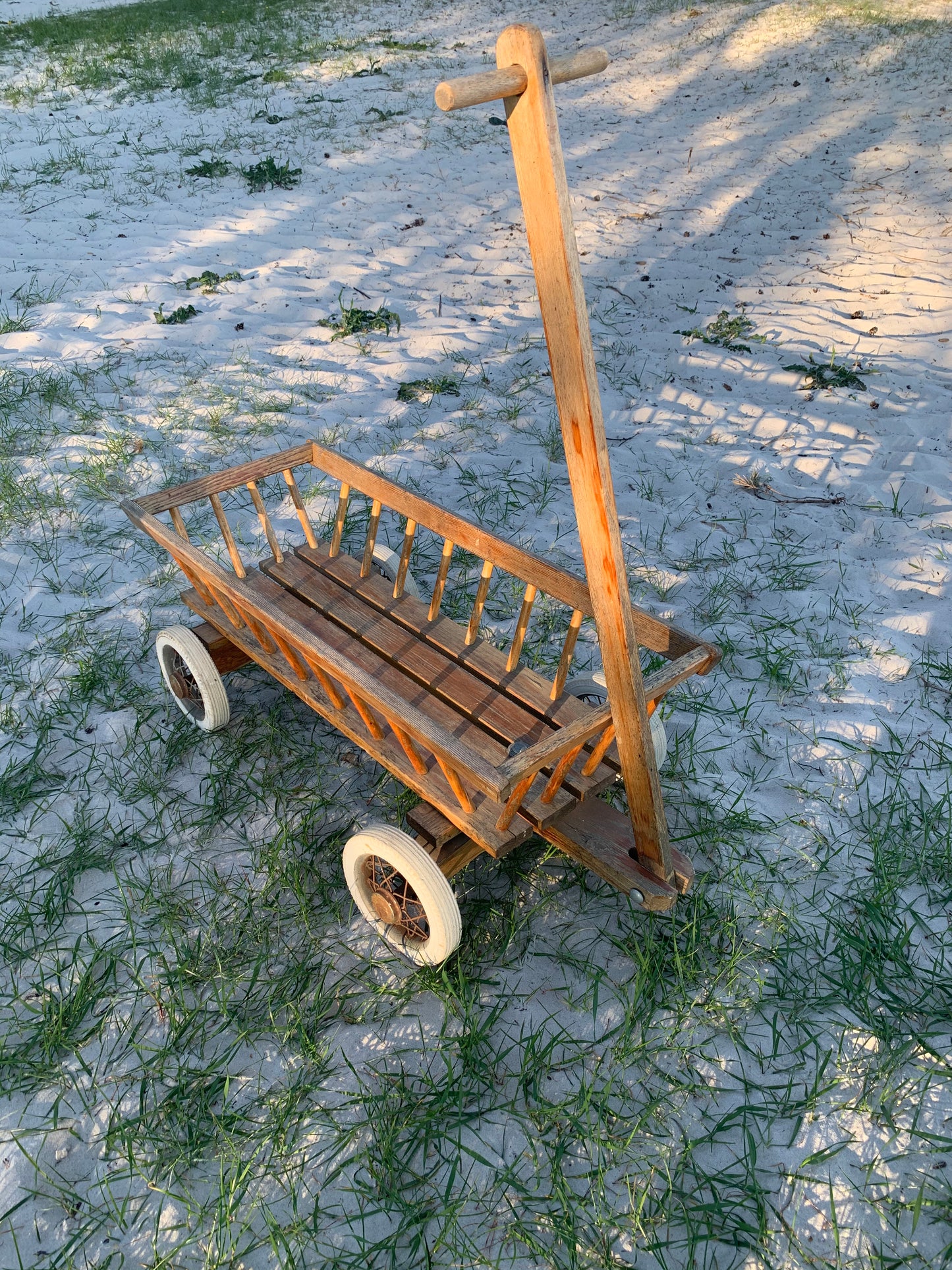 Skøn gammel trækvogn