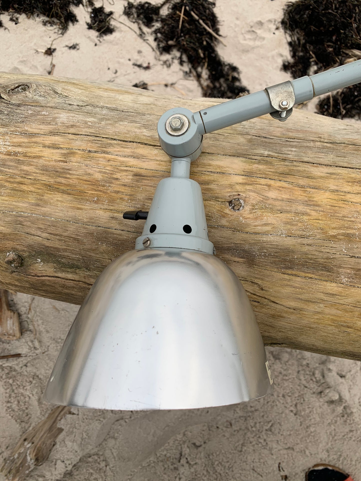 Midgard lampe med bordbeslag