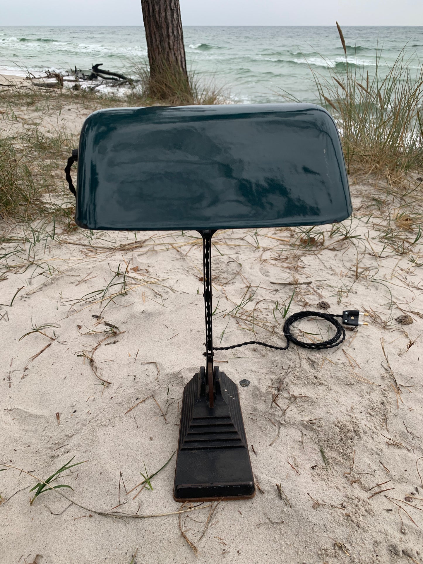 Notarlampe med emaljeskærm