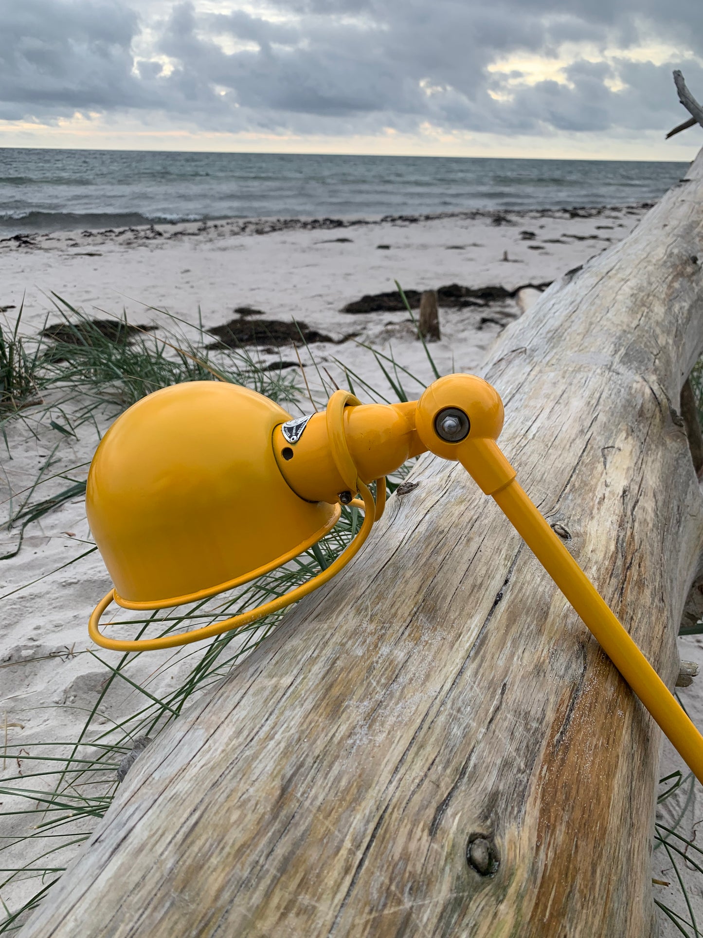 Gul Jieldé lampe med 1 arm og bordbeslag