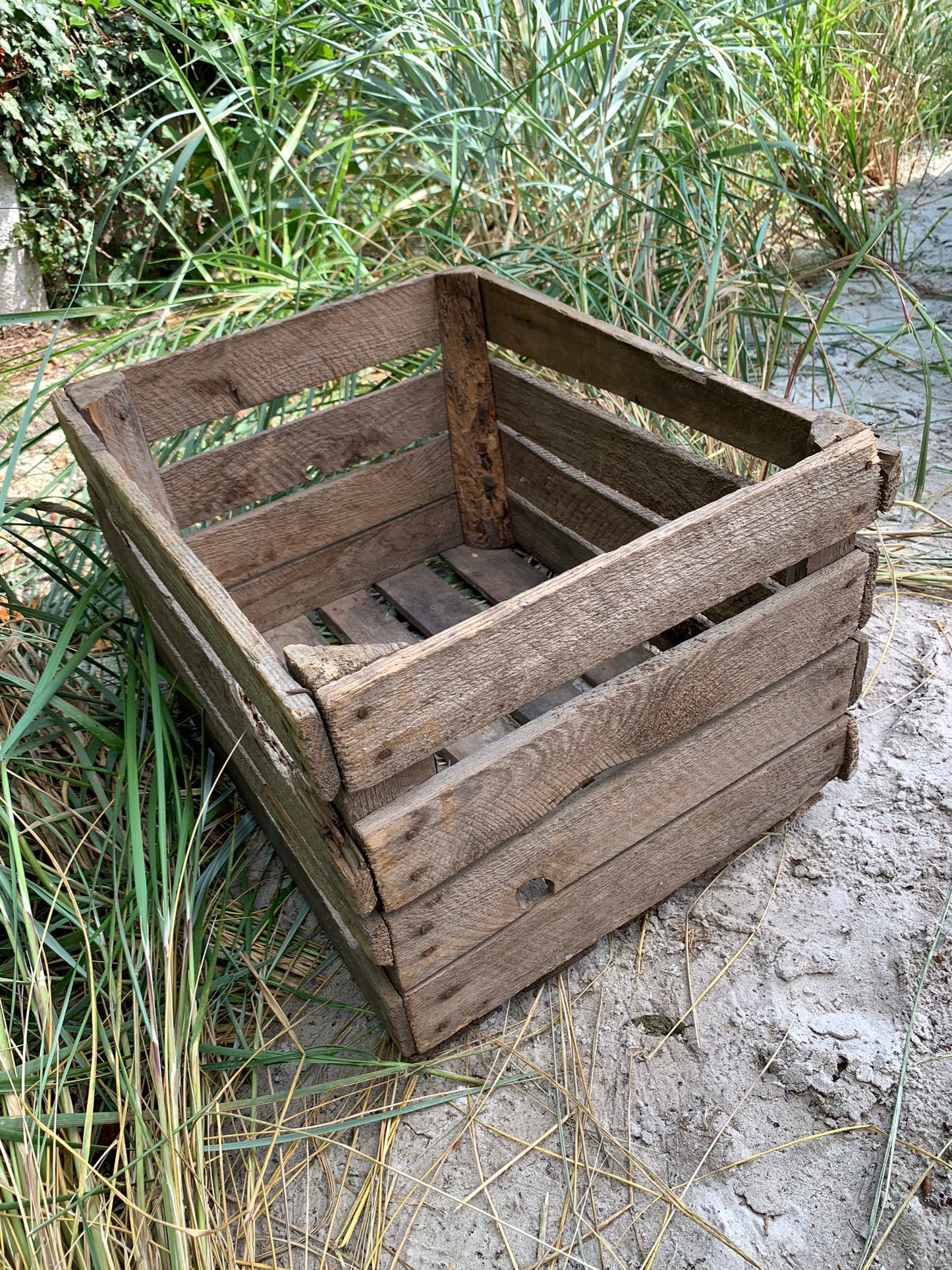 Gammel frugtkasse med patina