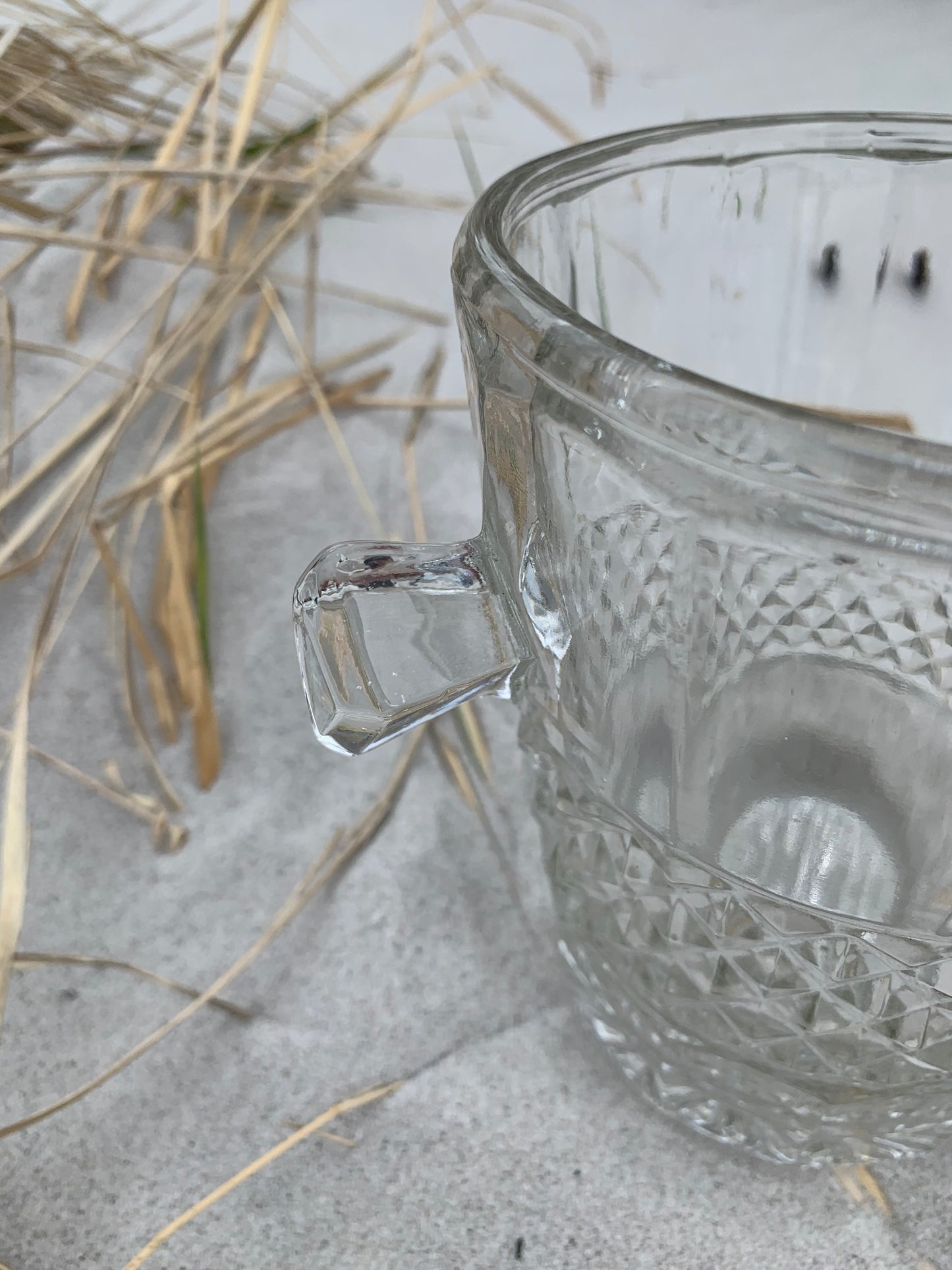 Isspand i glas med mønster