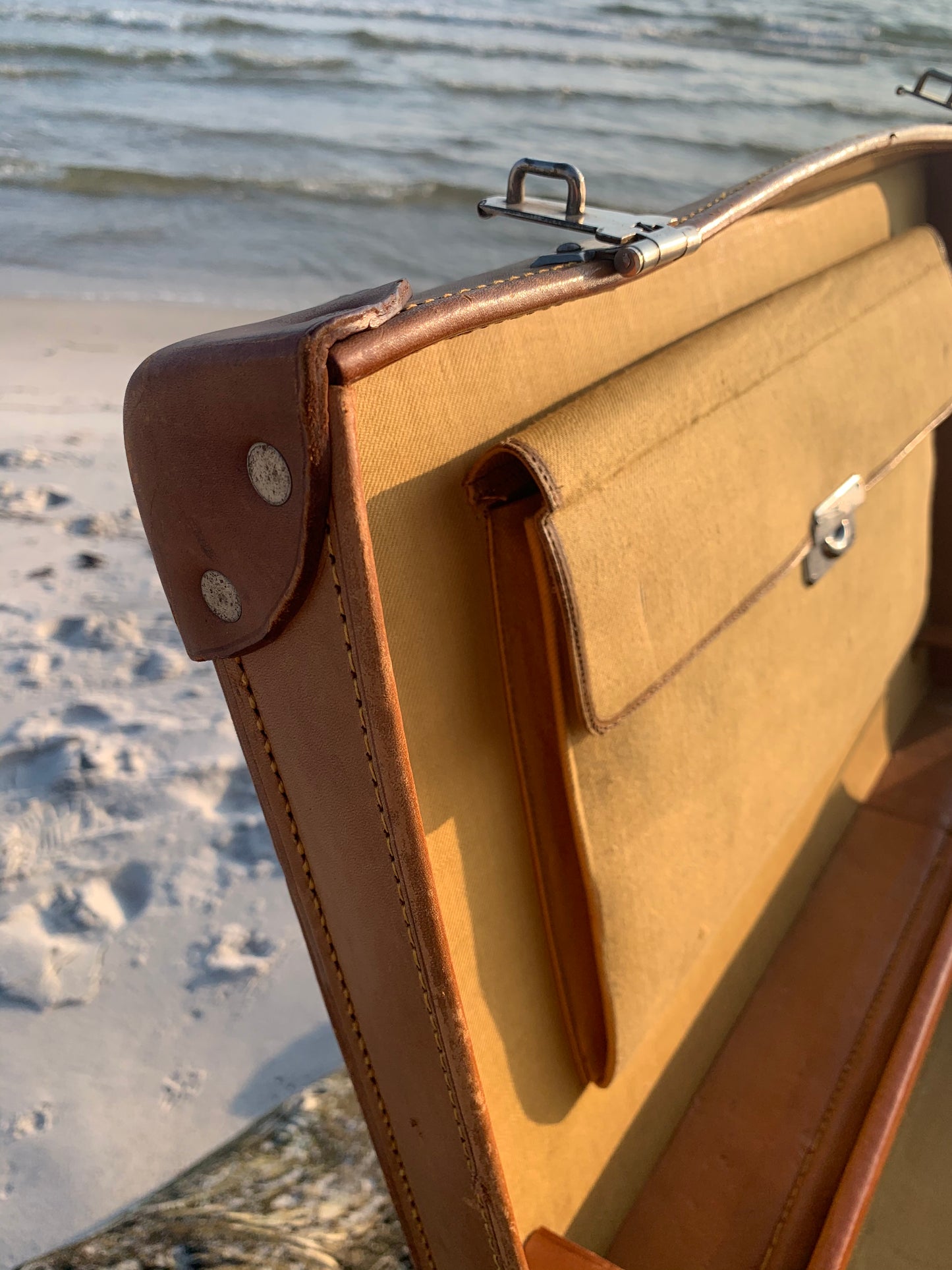 Kuffert i læder - stor model