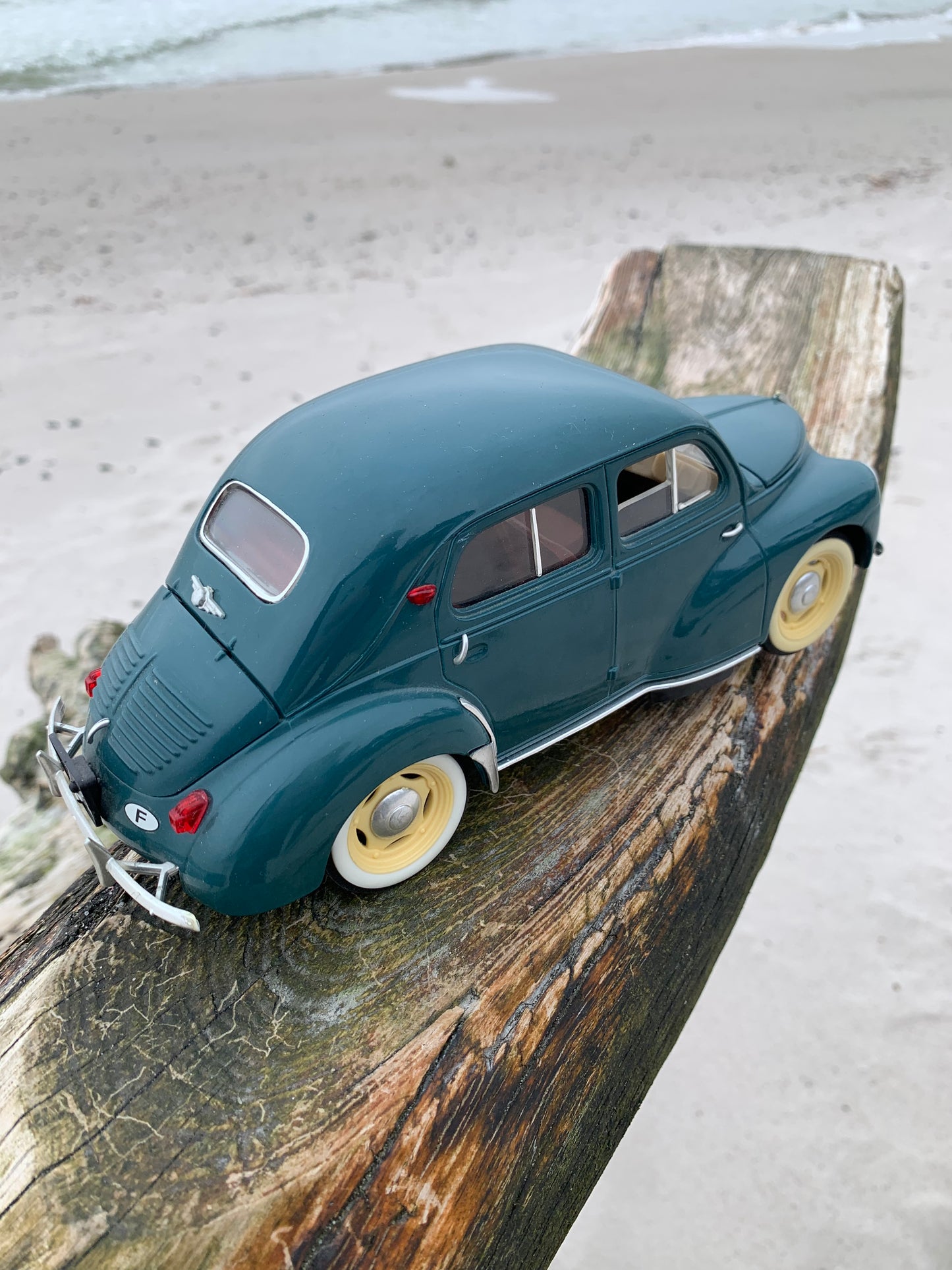 Renault 4 CV