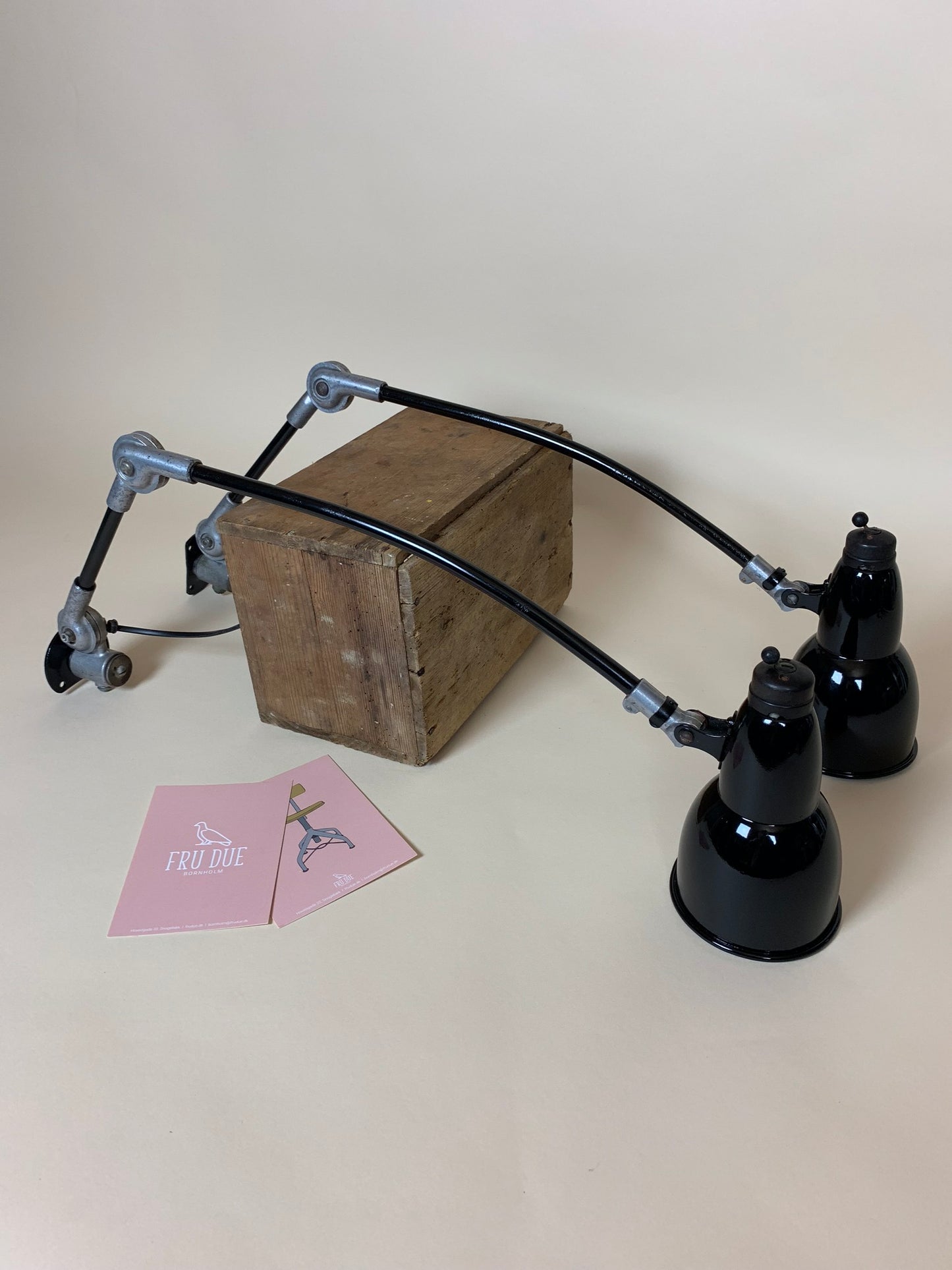 Sort lampe - sælges enkeltvis (prisen er pr. stk.)