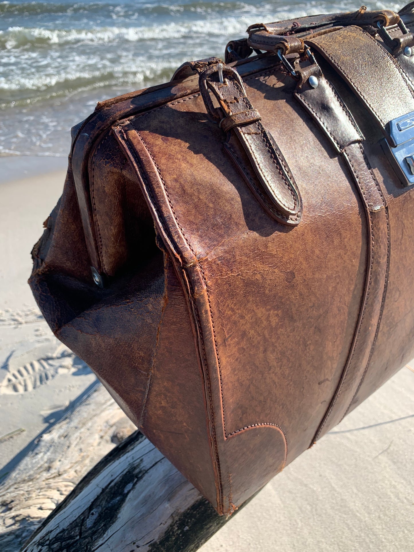 Gammel taske med patina