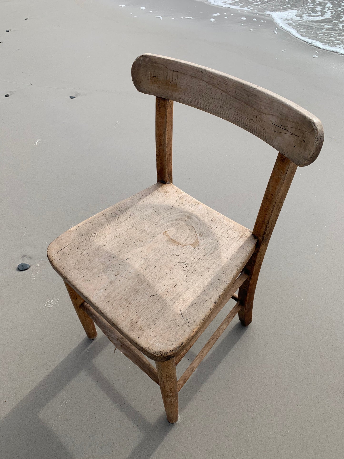 Børnestol med en sjældent set lækker patina
