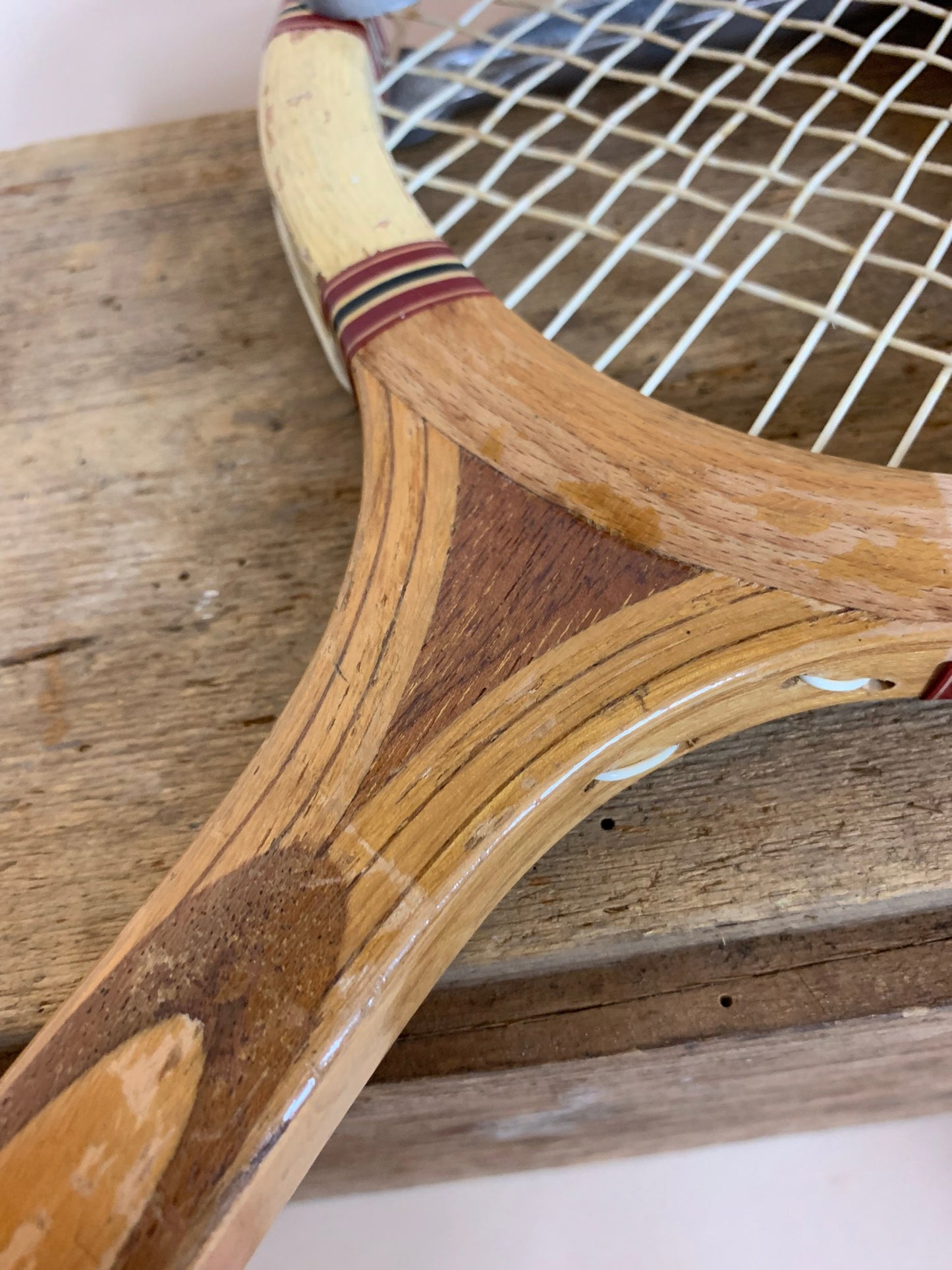 Dekorativ gammel tennisketcher
