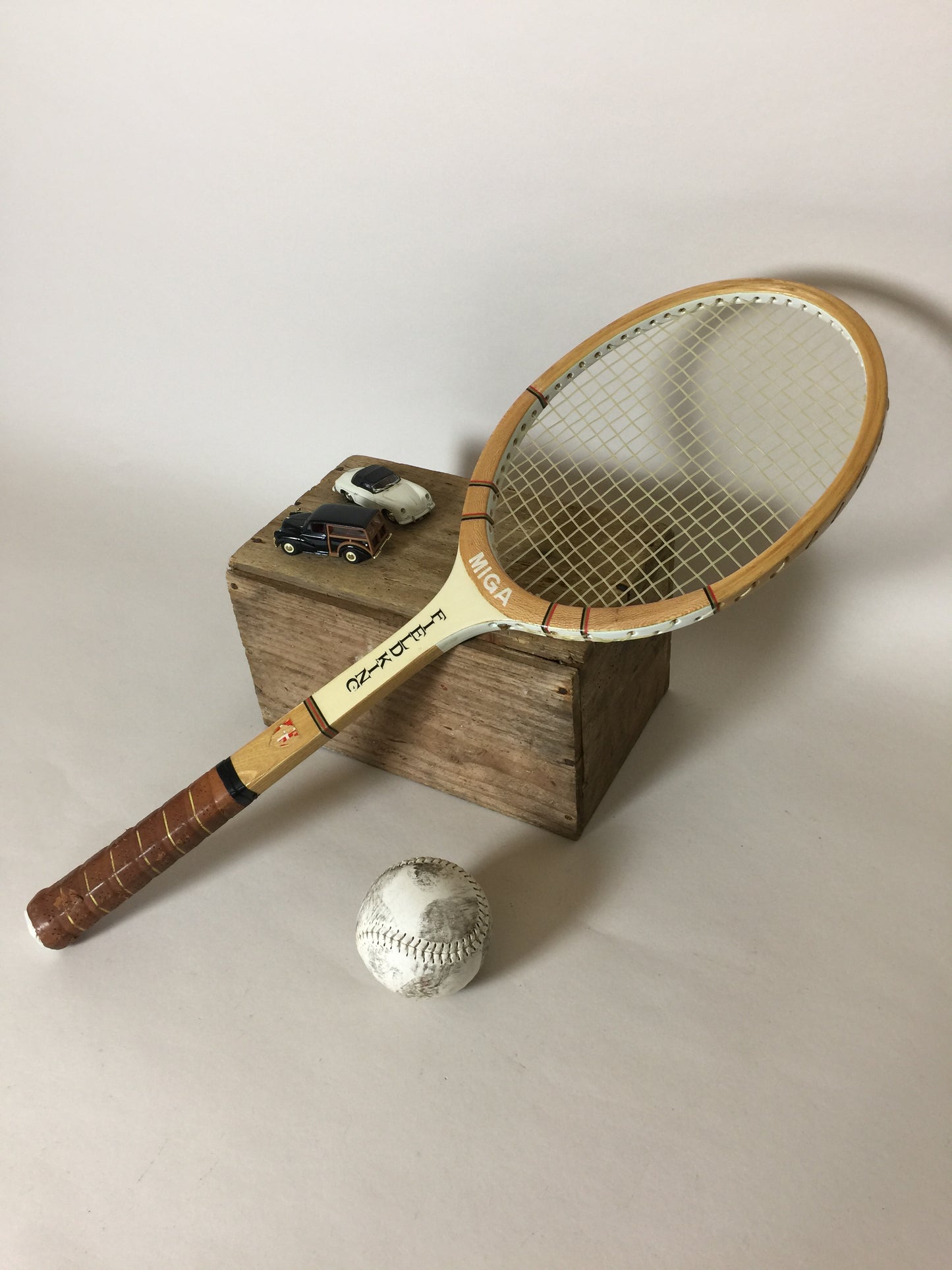 Skøn gammel og dekorativ tennisketcher