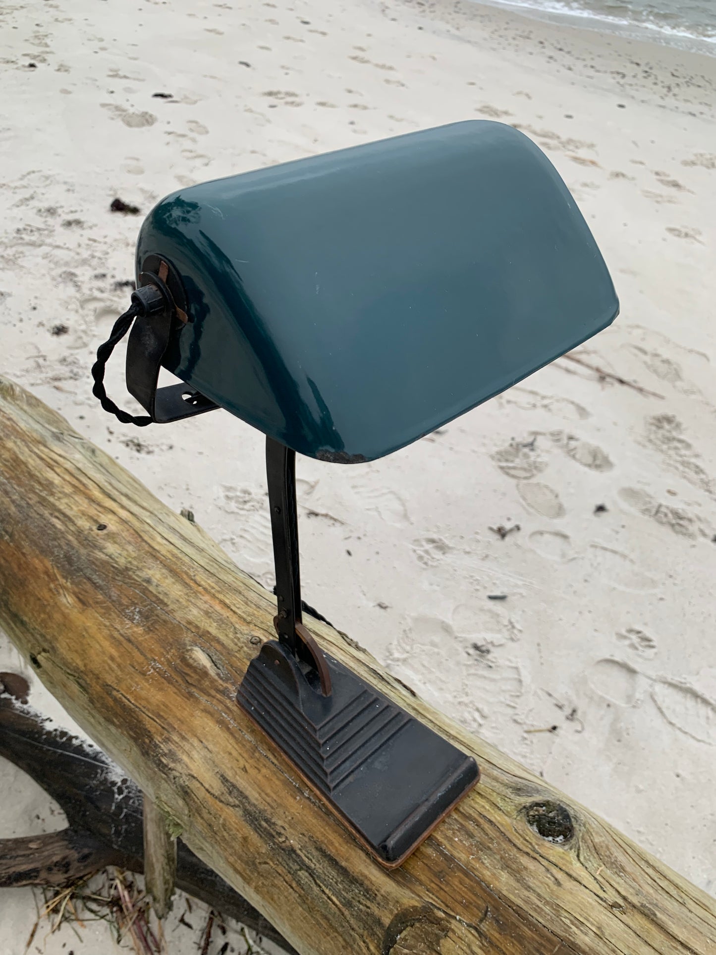 Notarlampe med emaljeskærm