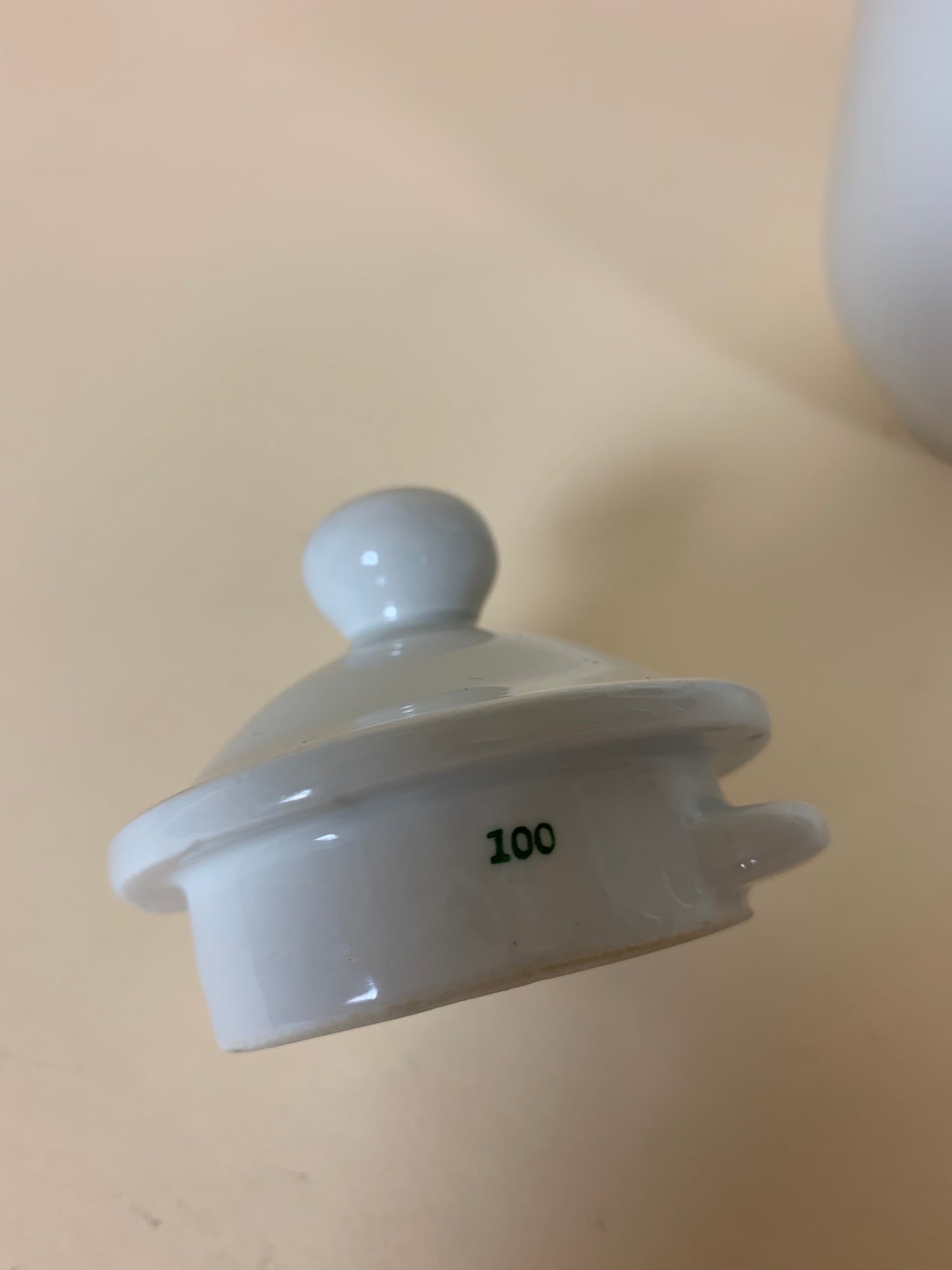 Porcelænskande med låg