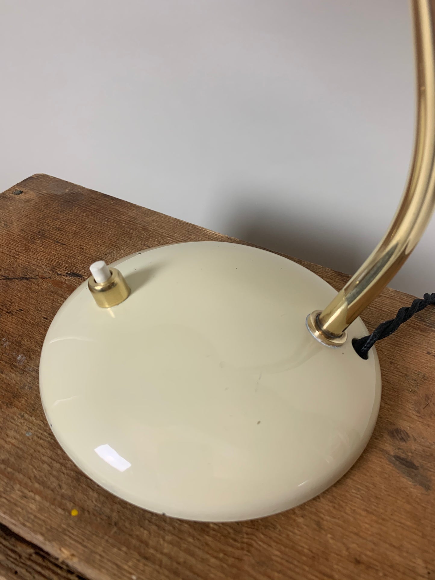 Kaiser Idell 6781 - Creme hvid