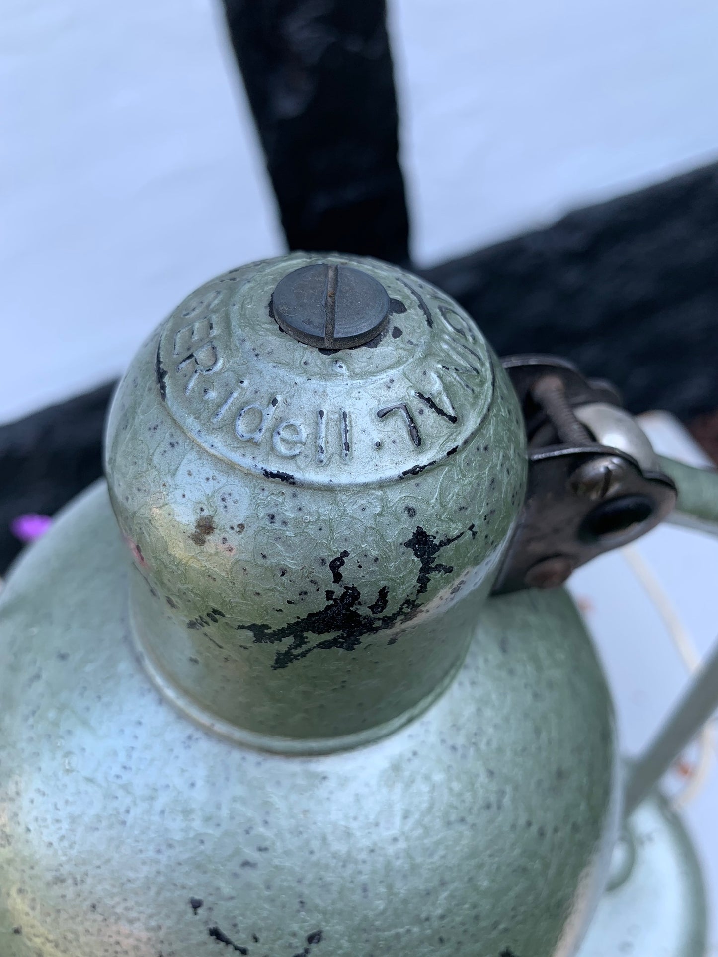 Skøn Kaiser Idell i grønlig hammerlak